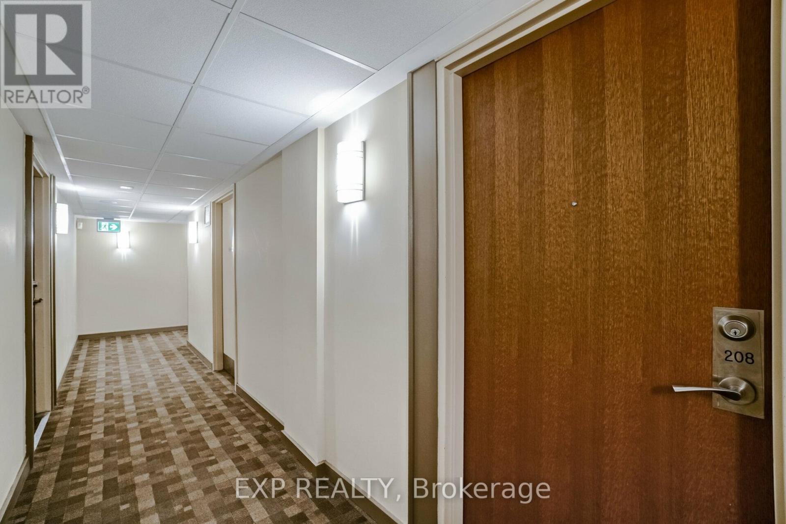 208 - 215 Queen Street E, Brampton, Ontario  L6W 0A9 - Photo 5 - W12389041