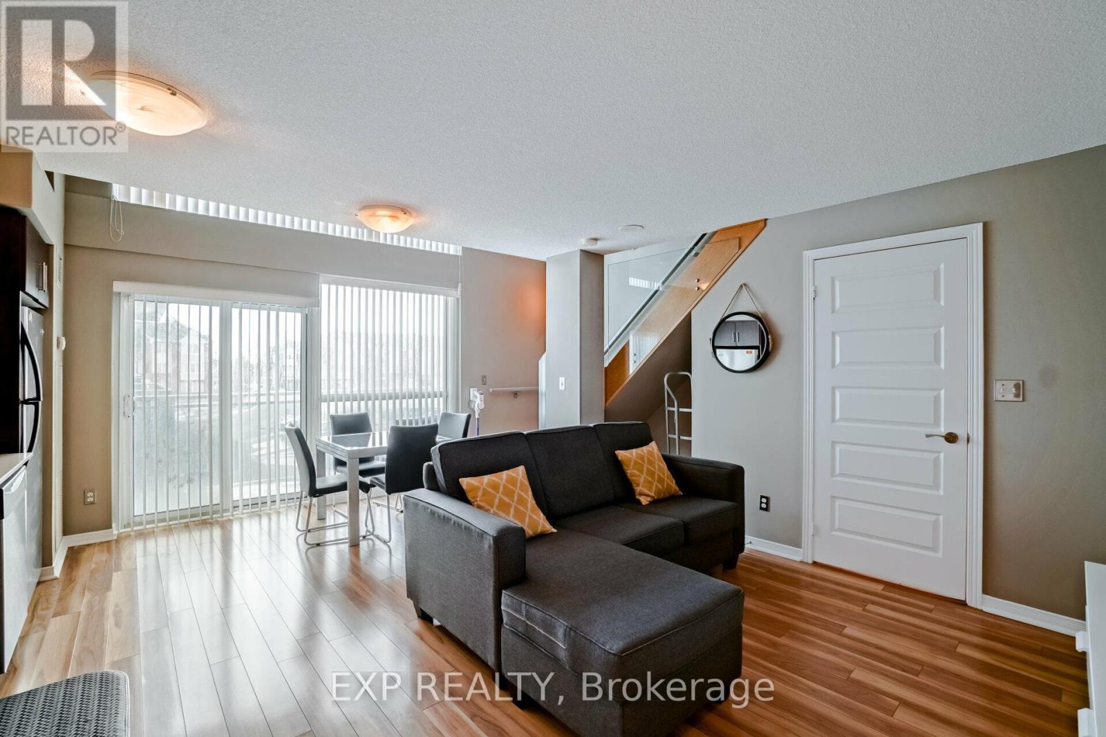 208 - 215 Queen Street E, Brampton, Ontario  L6W 0A9 - Photo 8 - W12389041