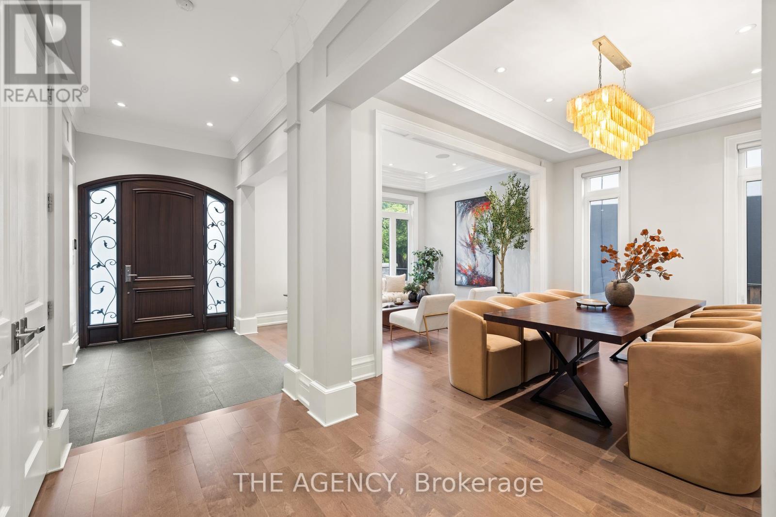 11 Burrows Avenue, Toronto, Ontario  M9B 4W8 - Photo 12 - W12389066