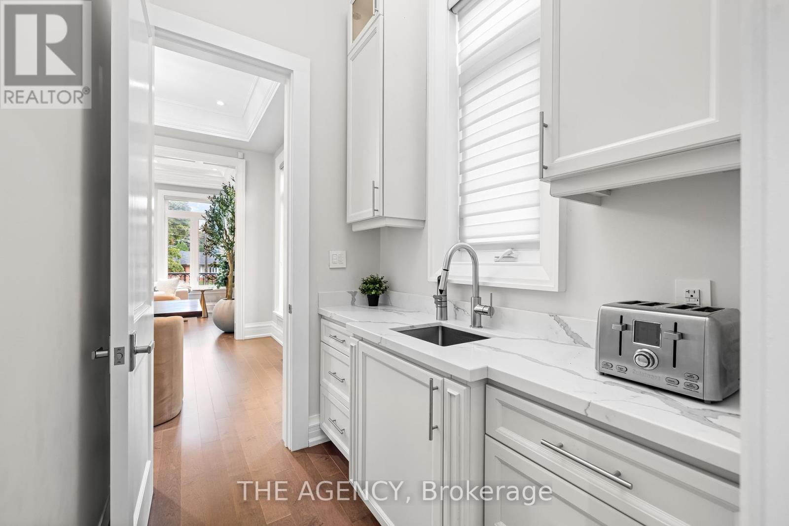 11 Burrows Avenue, Toronto, Ontario  M9B 4W8 - Photo 20 - W12389066