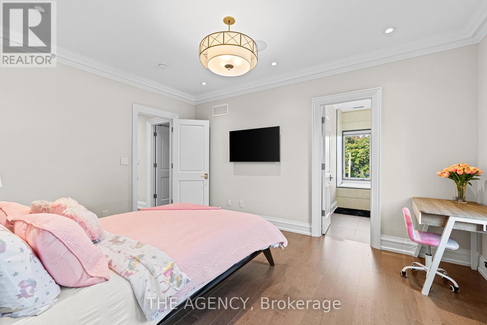 11 Burrows Avenue, Toronto, Ontario  M9B 4W8 - Photo 28 - W12389066
