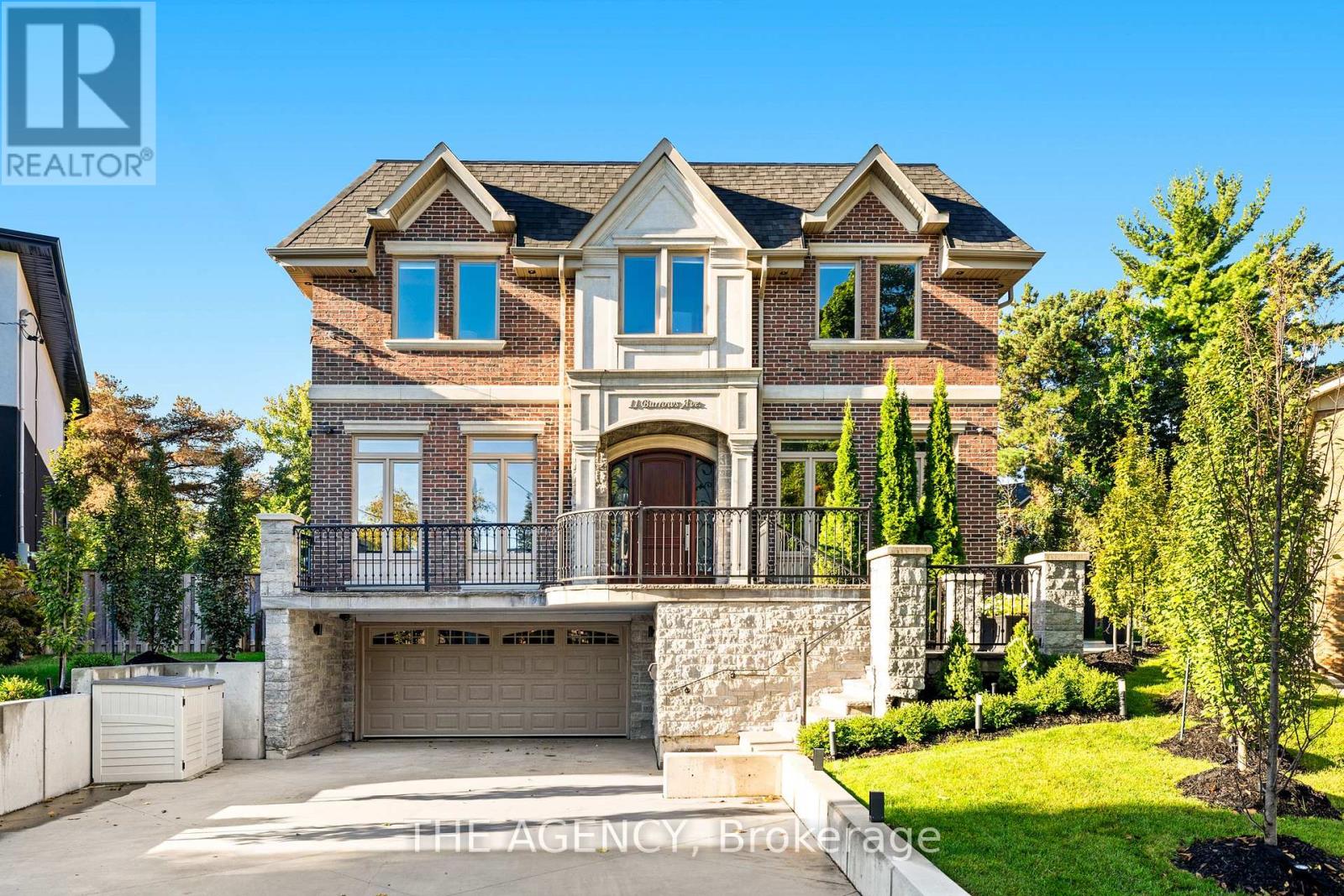11 Burrows Avenue, Toronto, Ontario  M9B 4W8 - Photo 4 - W12389066