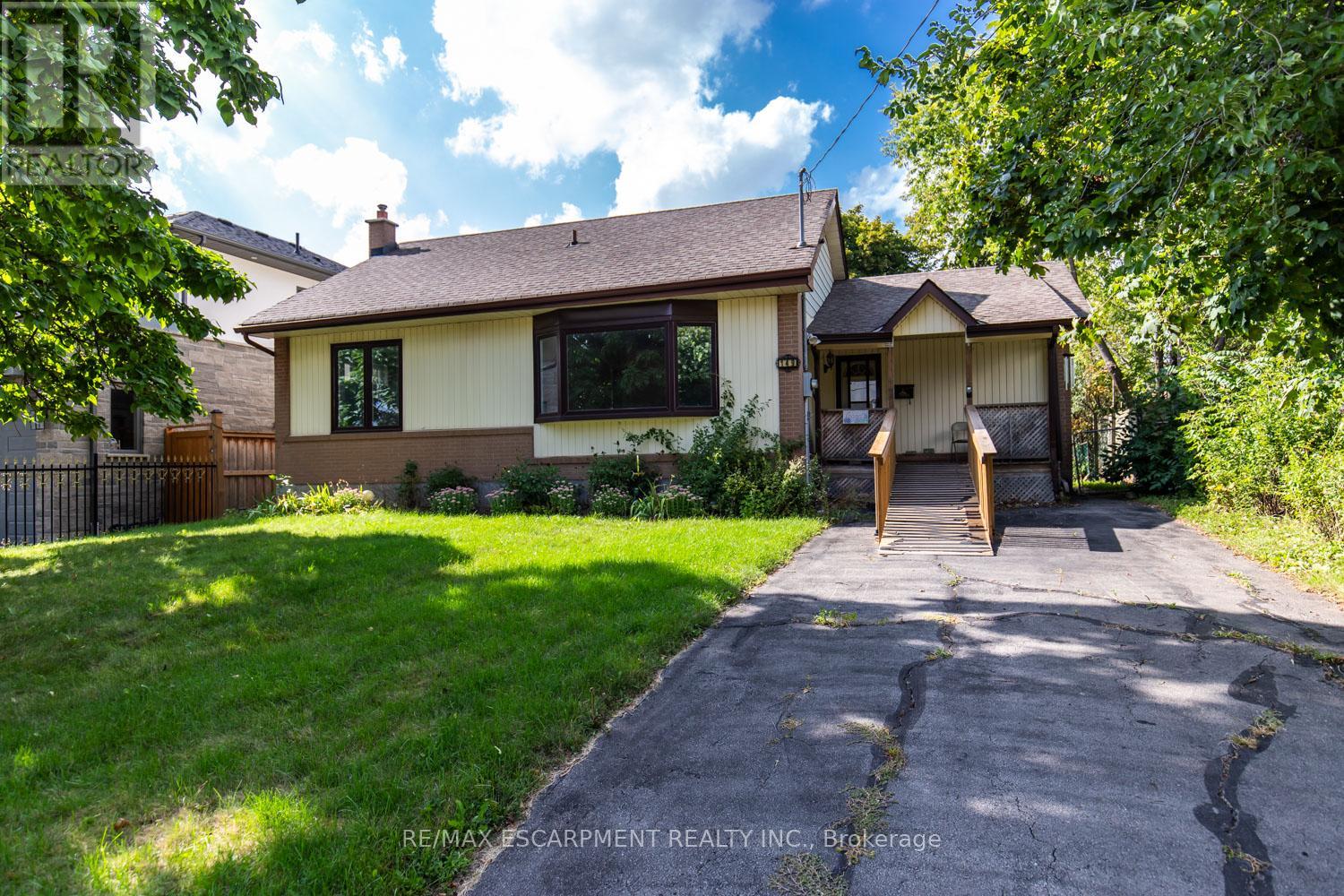 Property at 149 MANSFIELD DRIVE image 2