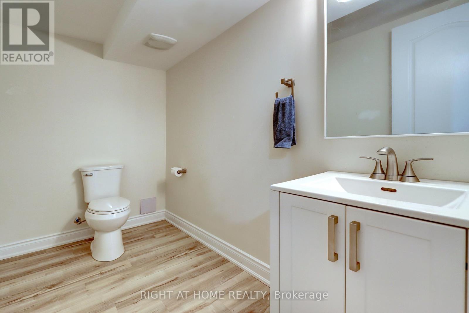 10 Berton Boulevard, Halton Hills (Georgetown), Ontario  L7G 6A5 - Photo 37 - W12389106