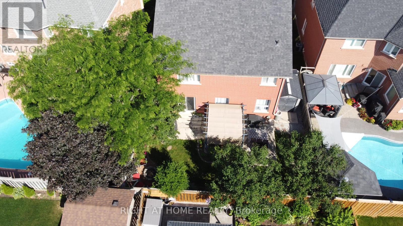 10 Berton Boulevard, Halton Hills (Georgetown), Ontario  L7G 6A5 - Photo 43 - W12389106