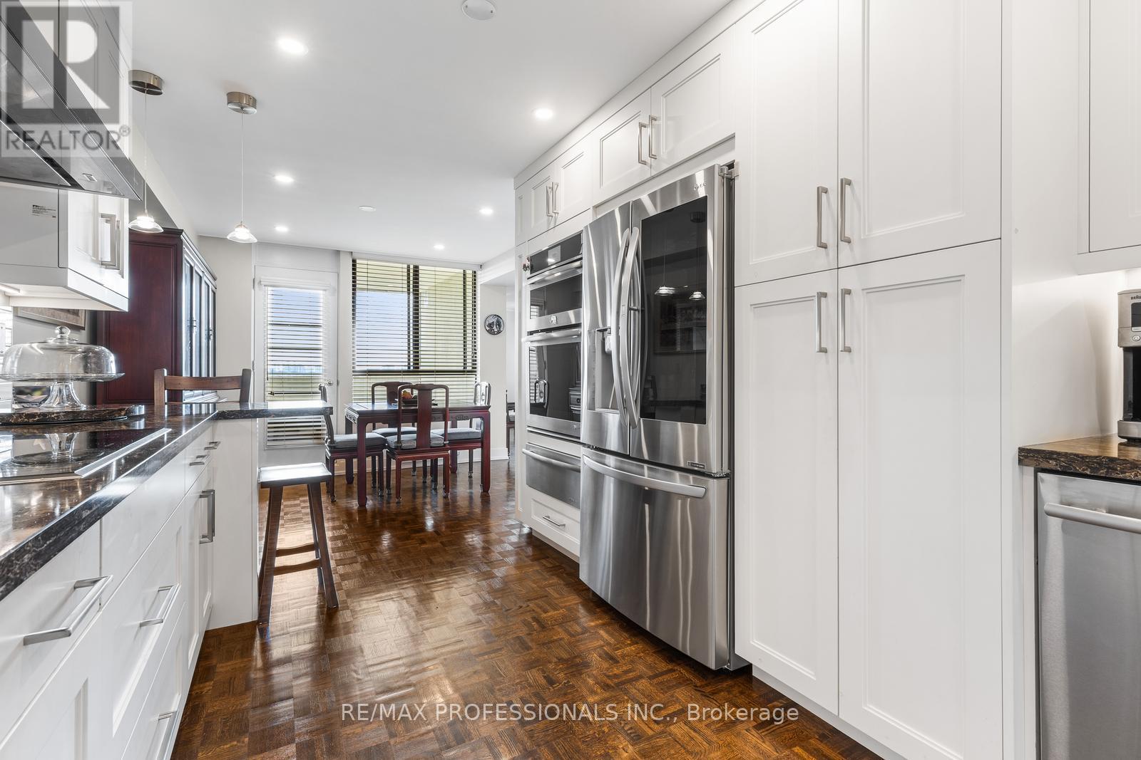E5 - 296 Mill Road, Toronto (Markland Wood), Ontario  M9C 4X8 - Photo 11 - W12389123