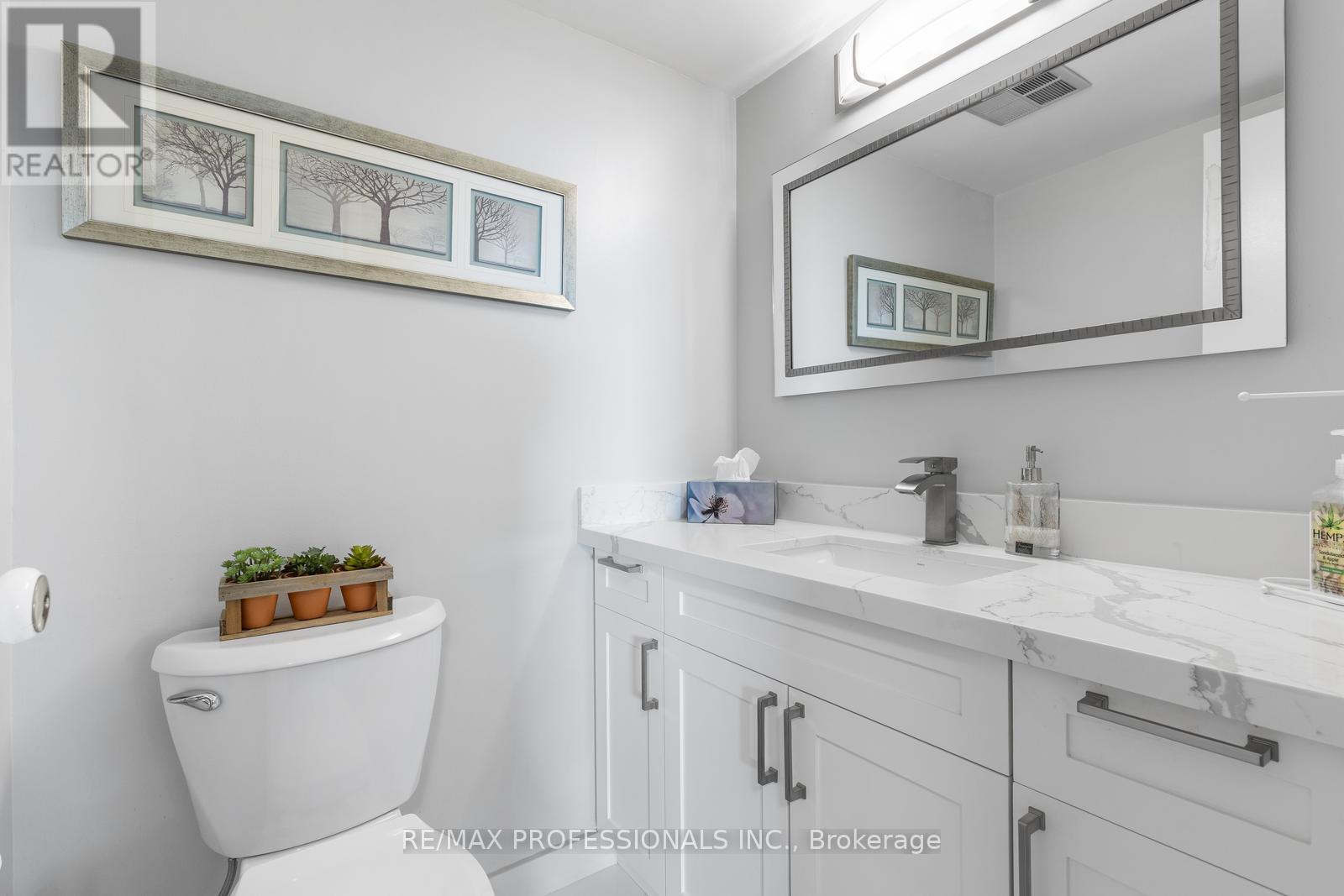 E5 - 296 Mill Road, Toronto (Markland Wood), Ontario  M9C 4X8 - Photo 15 - W12389123