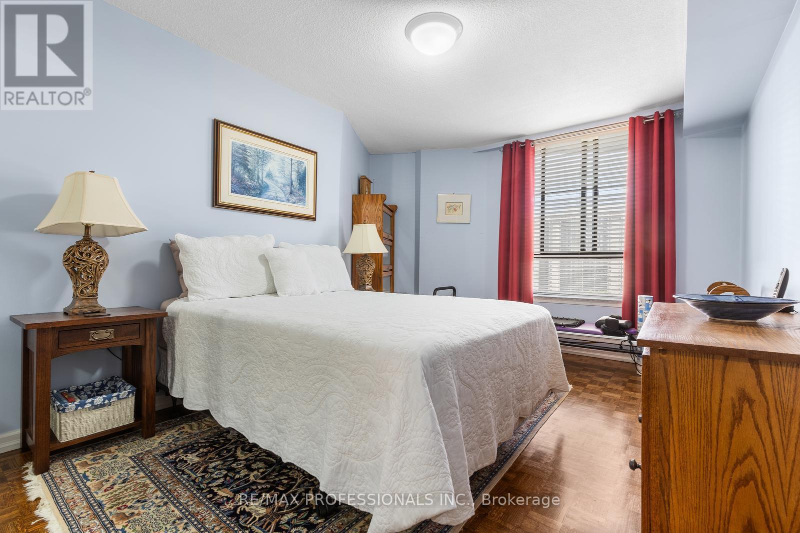 E5 - 296 Mill Road, Toronto (Markland Wood), Ontario  M9C 4X8 - Photo 16 - W12389123