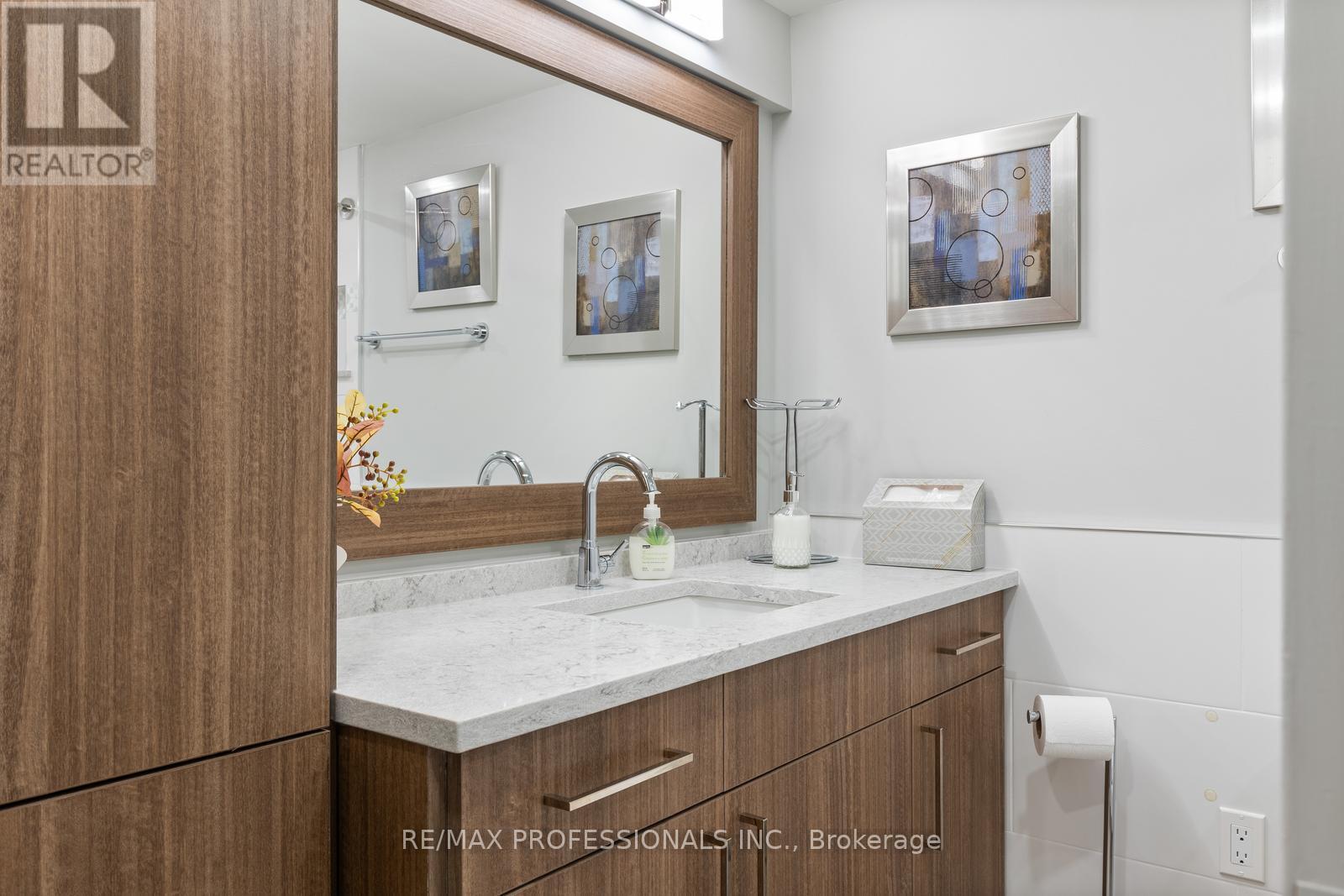 E5 - 296 Mill Road, Toronto (Markland Wood), Ontario  M9C 4X8 - Photo 18 - W12389123