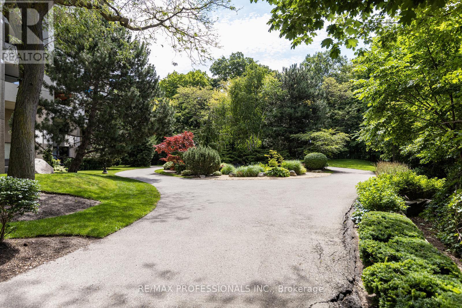 E5 - 296 Mill Road, Toronto (Markland Wood), Ontario  M9C 4X8 - Photo 43 - W12389123