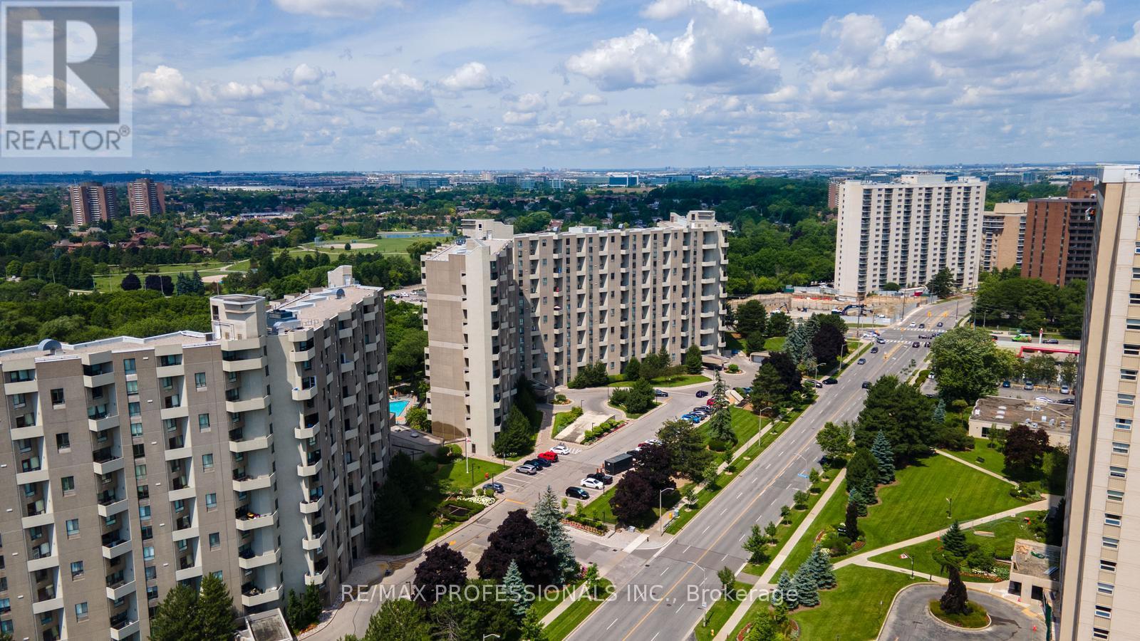 E5 - 296 Mill Road, Toronto (Markland Wood), Ontario  M9C 4X8 - Photo 46 - W12389123