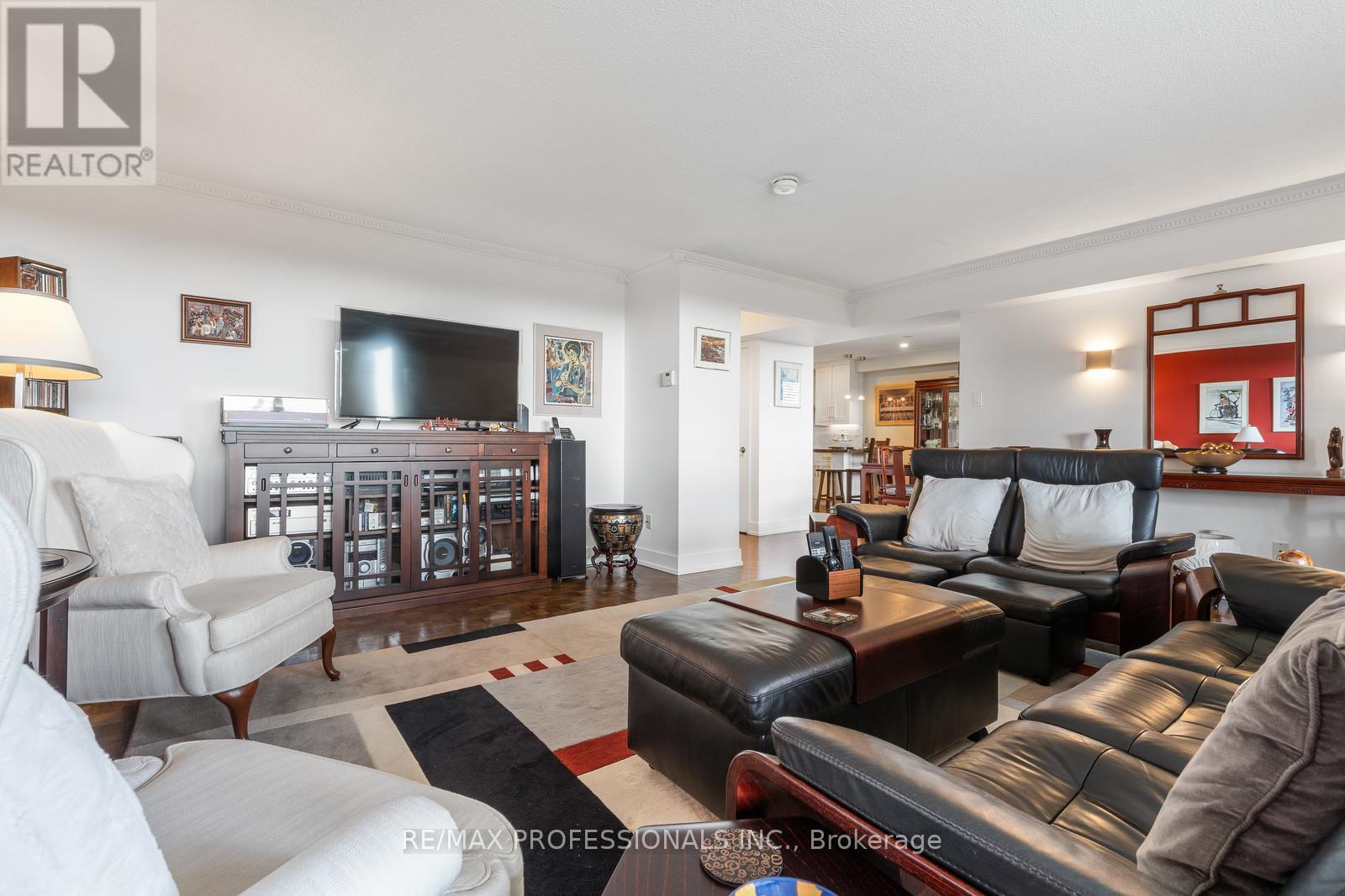E5 - 296 Mill Road, Toronto (Markland Wood), Ontario  M9C 4X8 - Photo 5 - W12389123