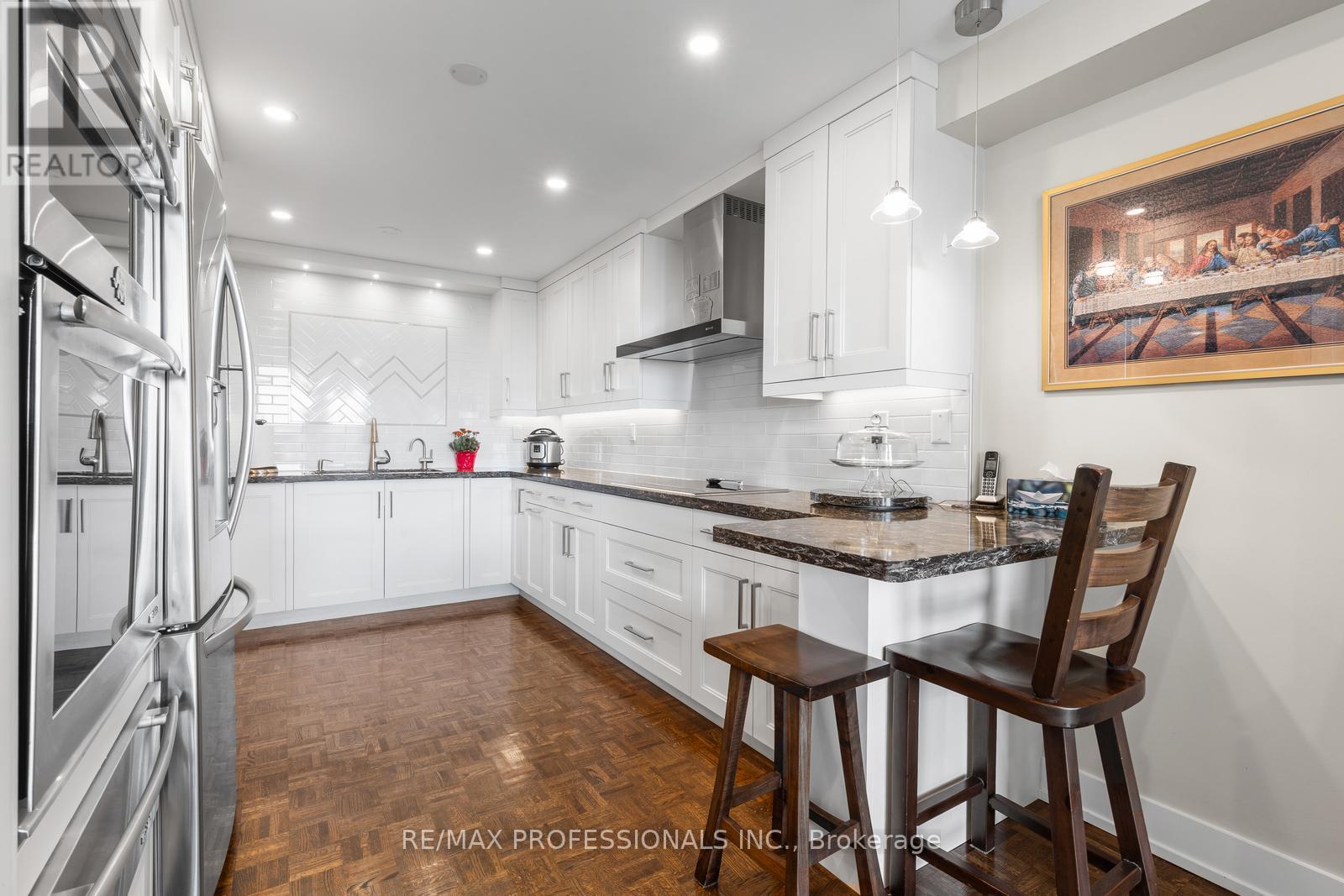 E5 - 296 Mill Road, Toronto (Markland Wood), Ontario  M9C 4X8 - Photo 8 - W12389123