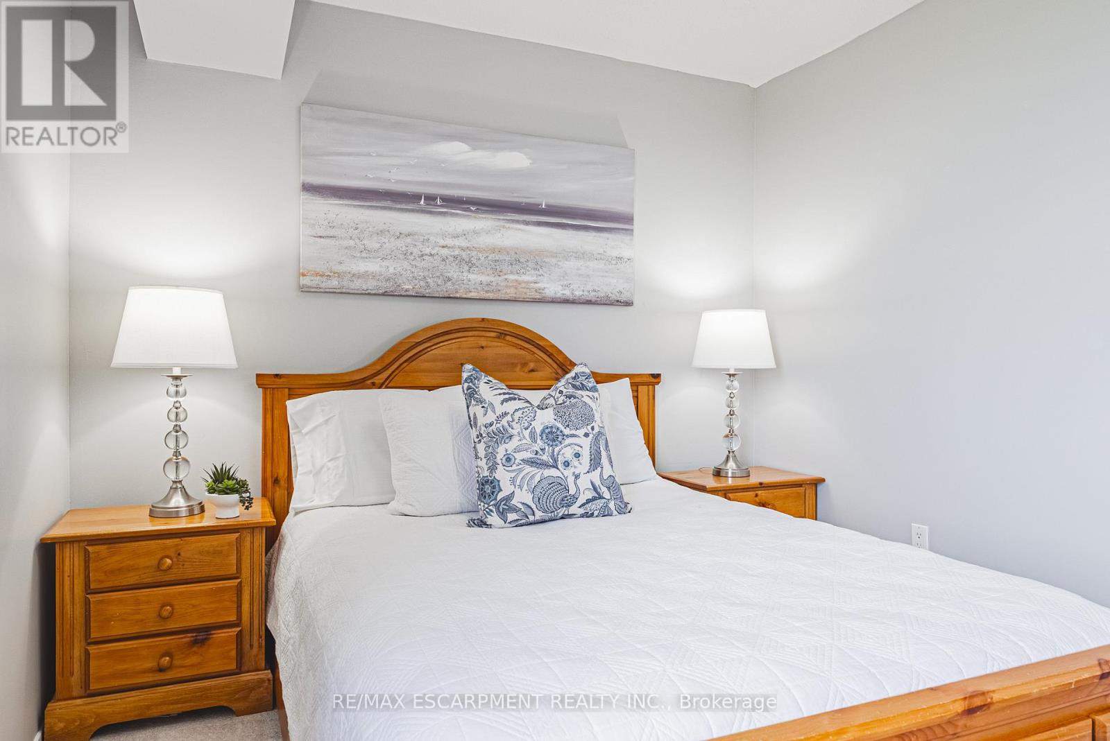 1403 - 2055 Upper Middle Road, Burlington, Ontario  L7P 3P4 - Photo 16 - W12389152