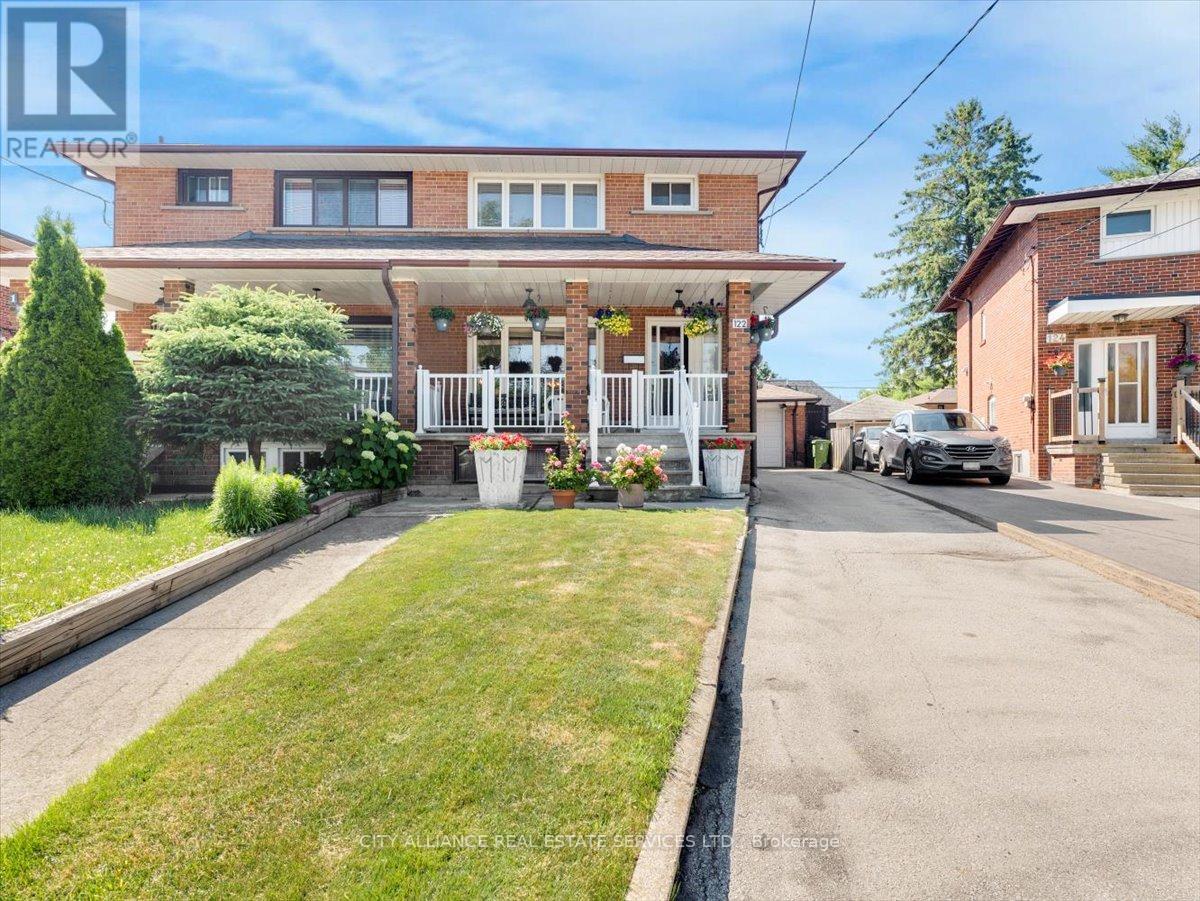 122 BROOKHAVEN DRIVE, Toronto, Ontario