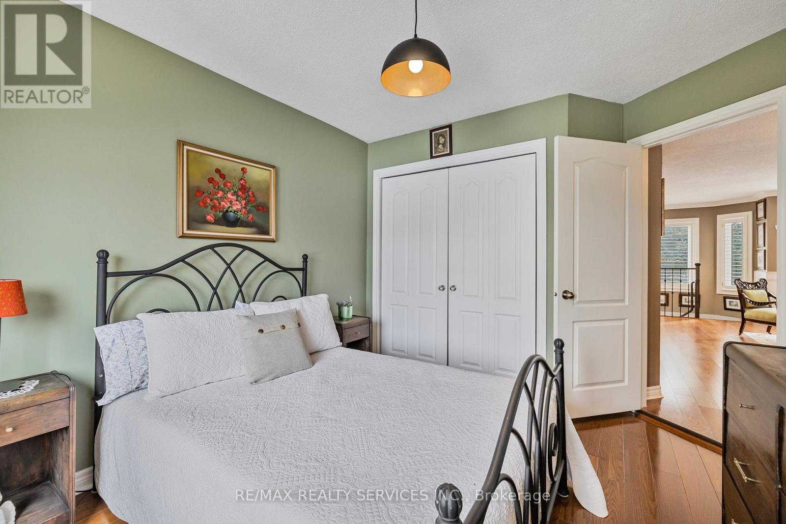 19 Livingston Drive, Caledon, Ontario  L7C 1A1 - Photo 17 - W12389174