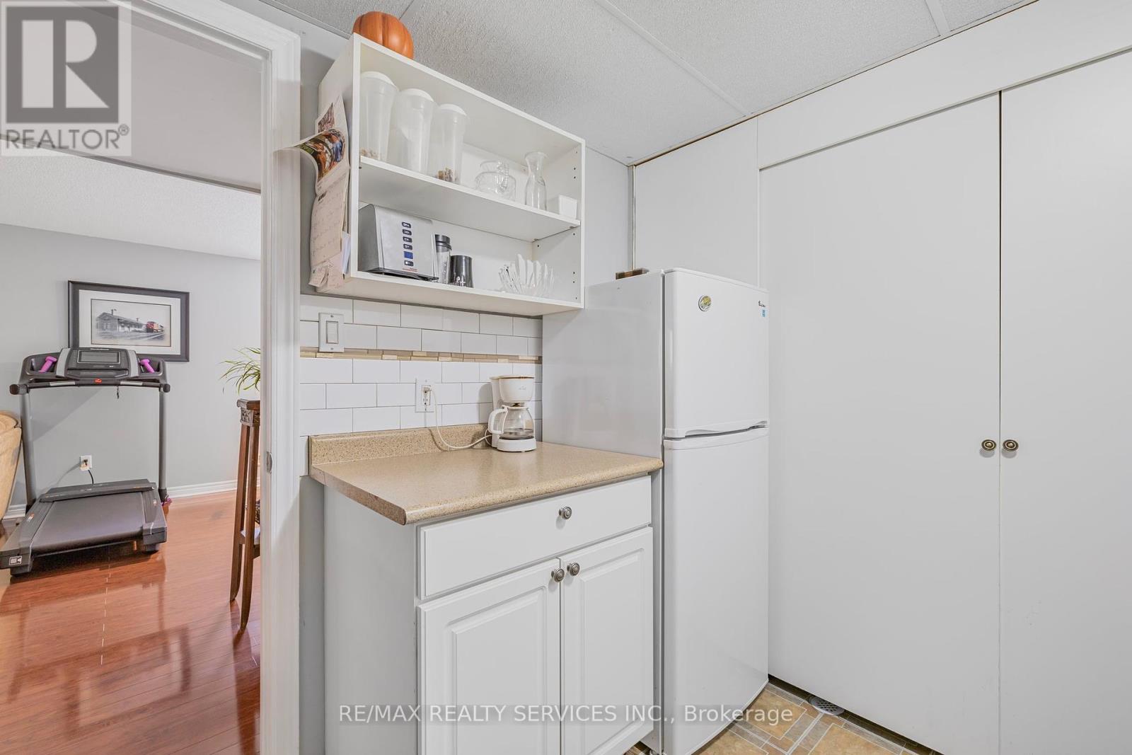 19 Livingston Drive, Caledon, Ontario  L7C 1A1 - Photo 30 - W12389174