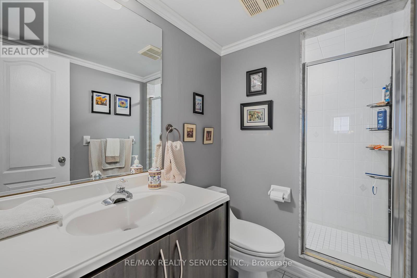 19 Livingston Drive, Caledon, Ontario  L7C 1A1 - Photo 33 - W12389174