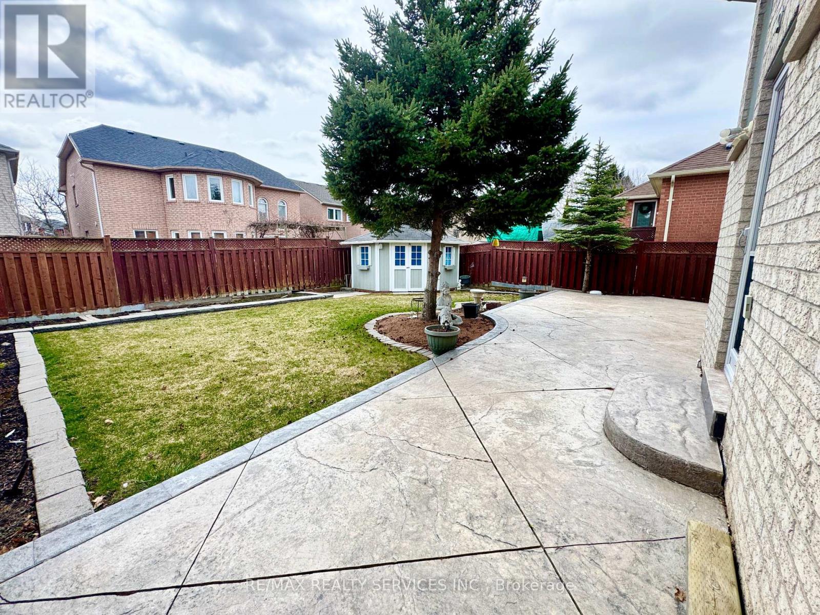 19 Livingston Drive, Caledon, Ontario  L7C 1A1 - Photo 36 - W12389174