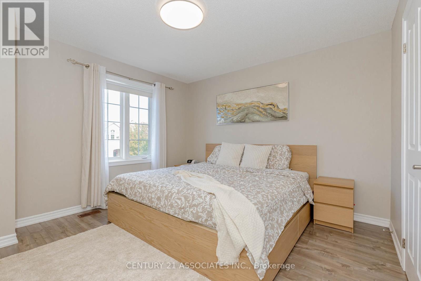 4622 Keystone Crescent, Burlington (Alton), Ontario  L7M 0L9 - Photo 17 - W12389181