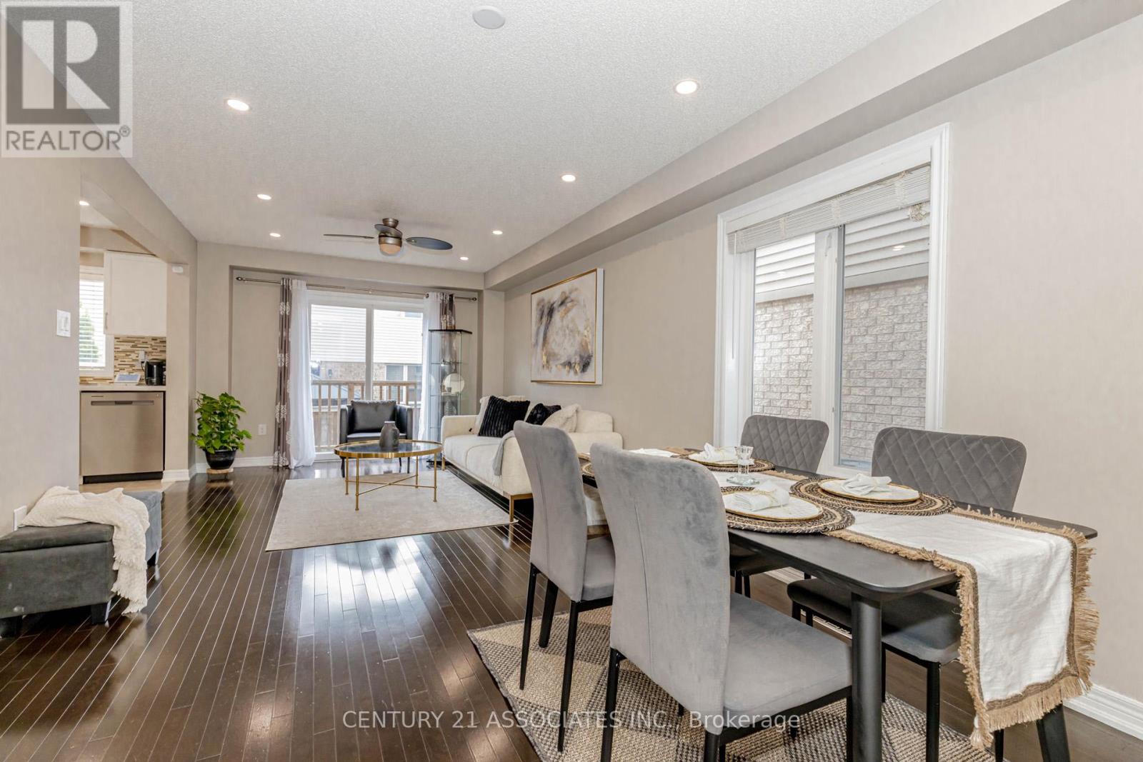 4622 Keystone Crescent, Burlington (Alton), Ontario  L7M 0L9 - Photo 4 - W12389181
