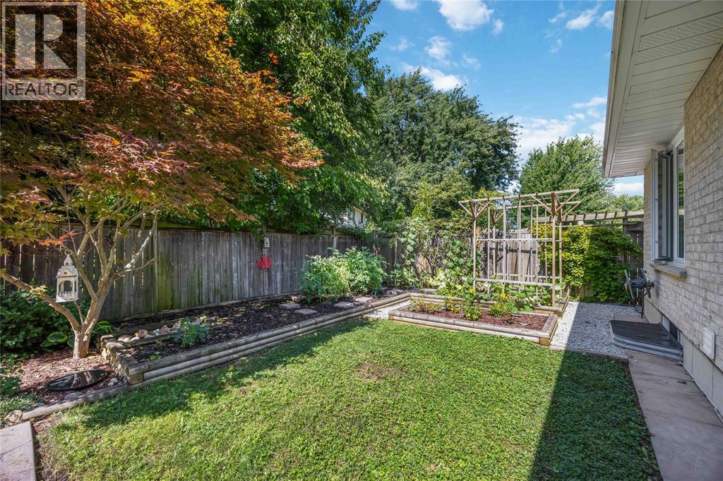 123 Cassandra Boulevard, Sarnia, Ontario  N7S 6N1 - Photo 34 - 25022578