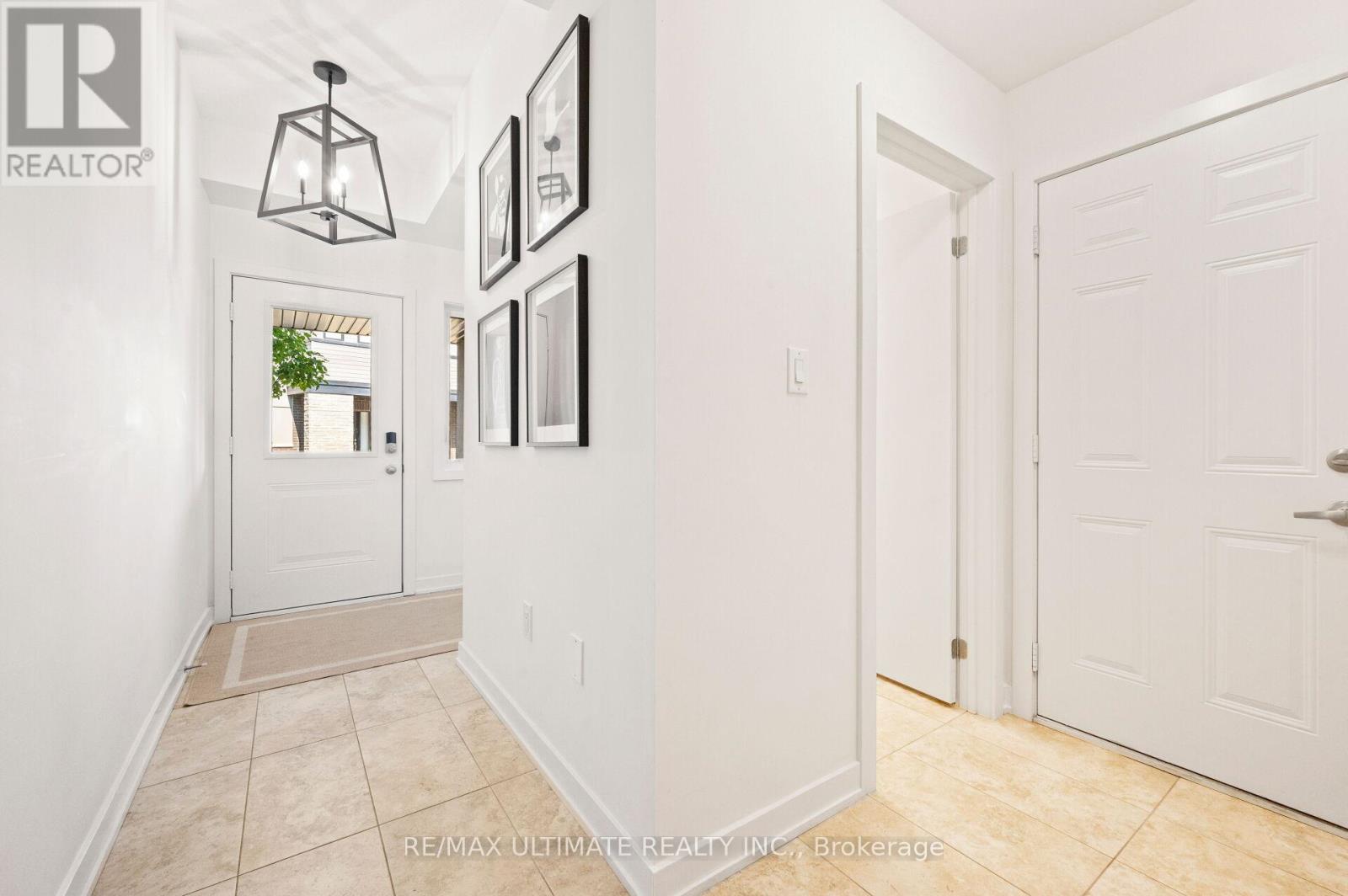 79 - 590 North Service Road, Hamilton, Ontario  L8E 0K5 - Photo 4 - X12389015