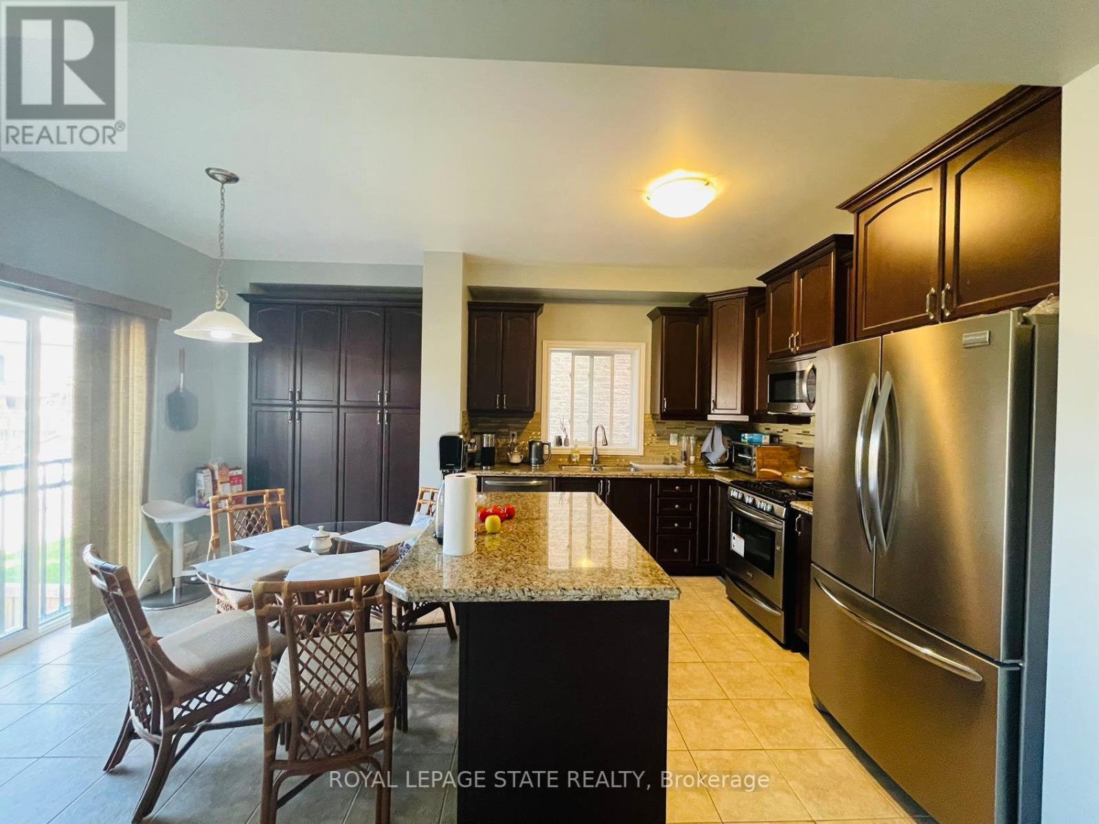 61 Irwin Avenue, Hamilton, Ontario  L9K 0E9 - Photo 6 - X12389040