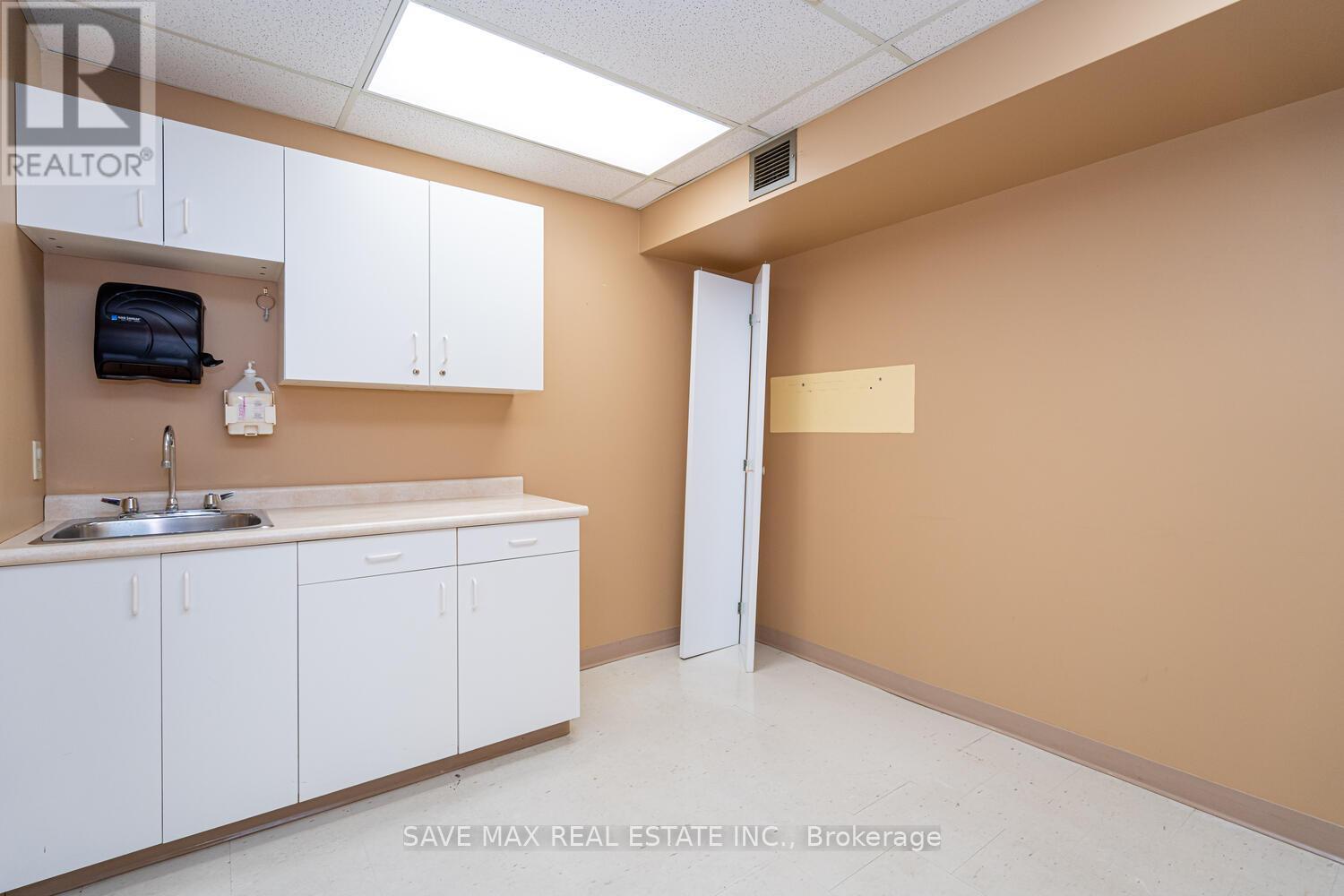 22 Albert Street, Norfolk, Ontario  N0E 1G0 - Photo 18 - X12389054