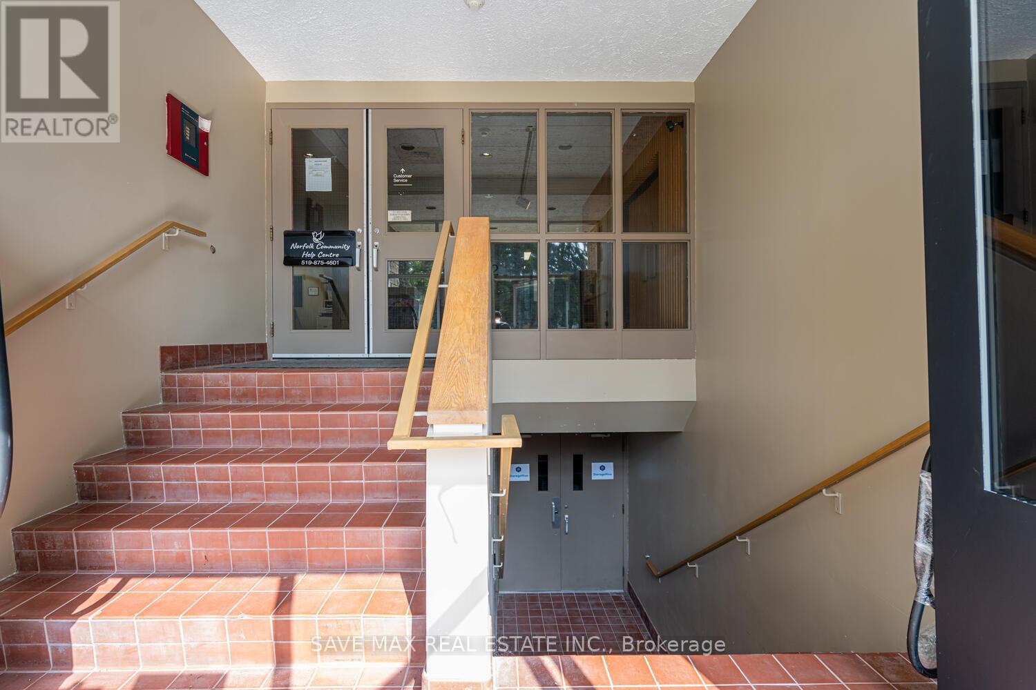 22 Albert Street, Norfolk, Ontario  N0E 1G0 - Photo 5 - X12389054