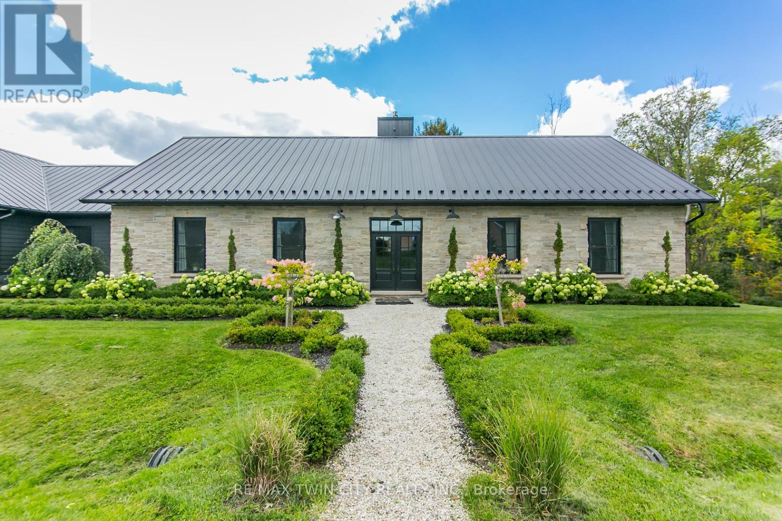 141 Ruth Anne Place, Mapleton, Ontario  N0G 2K0 - Photo 2 - X12389170