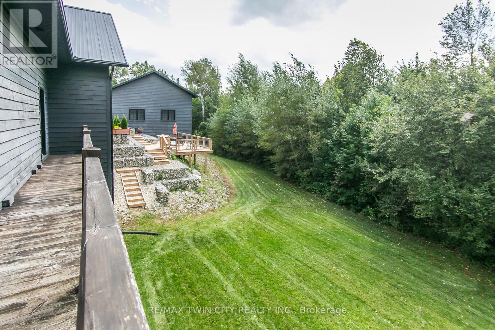 141 Ruth Anne Place, Mapleton, Ontario  N0G 2K0 - Photo 29 - X12389170
