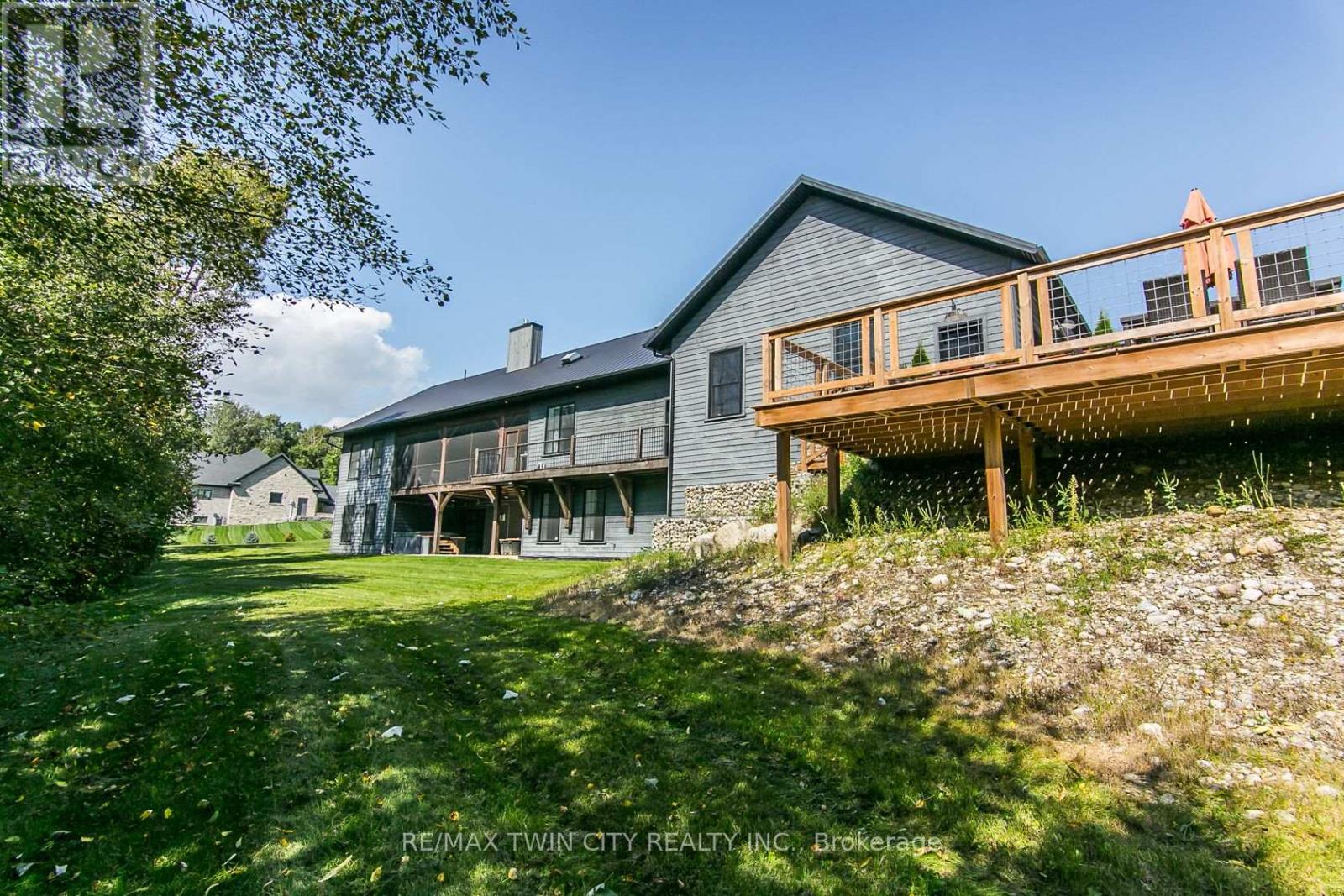 141 Ruth Anne Place, Mapleton, Ontario  N0G 2K0 - Photo 38 - X12389170