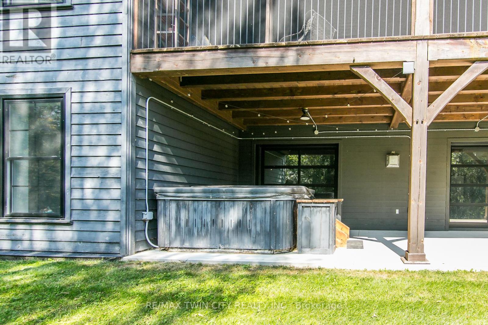 141 Ruth Anne Place, Mapleton, Ontario  N0G 2K0 - Photo 40 - X12389170