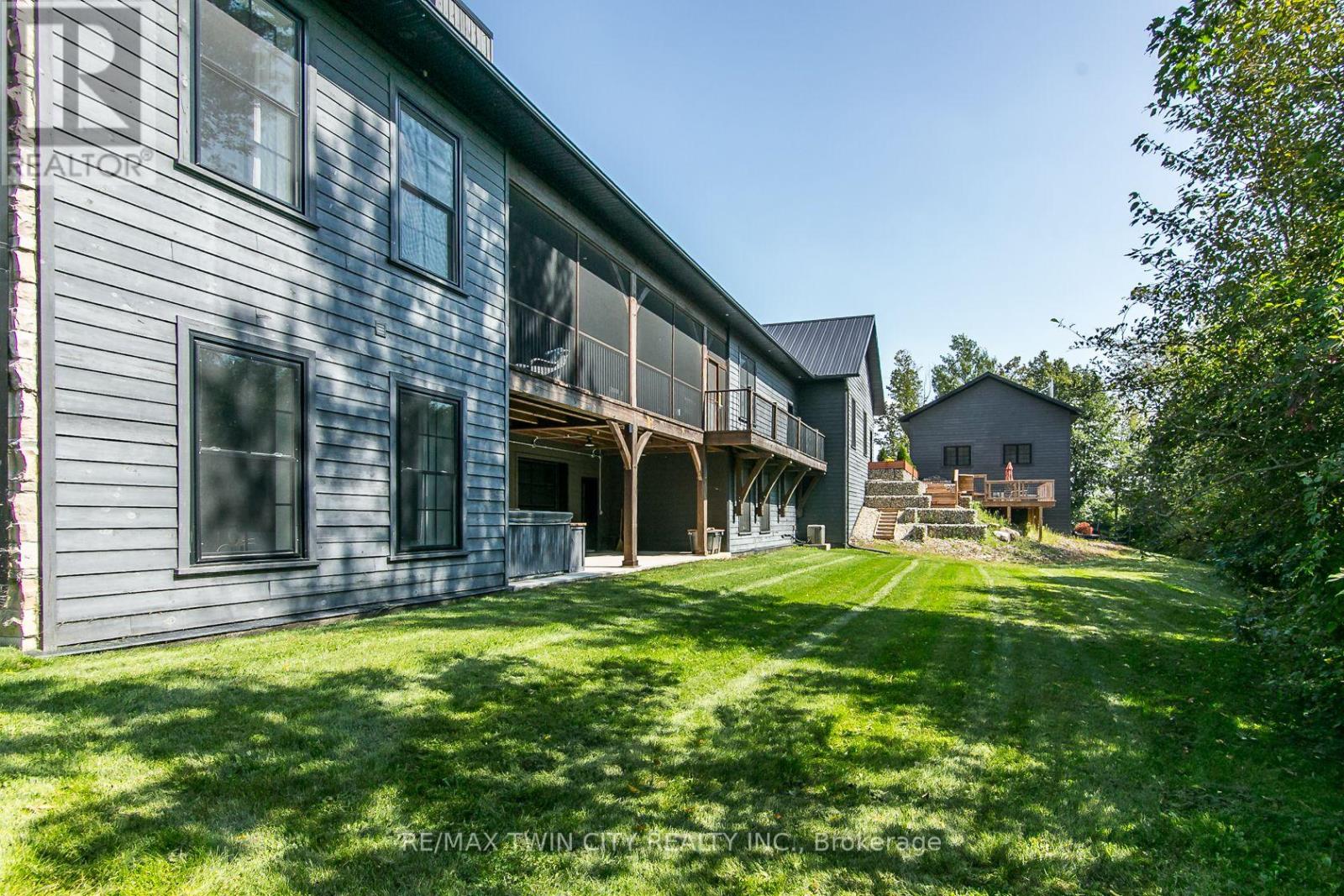 141 Ruth Anne Place, Mapleton, Ontario  N0G 2K0 - Photo 41 - X12389170