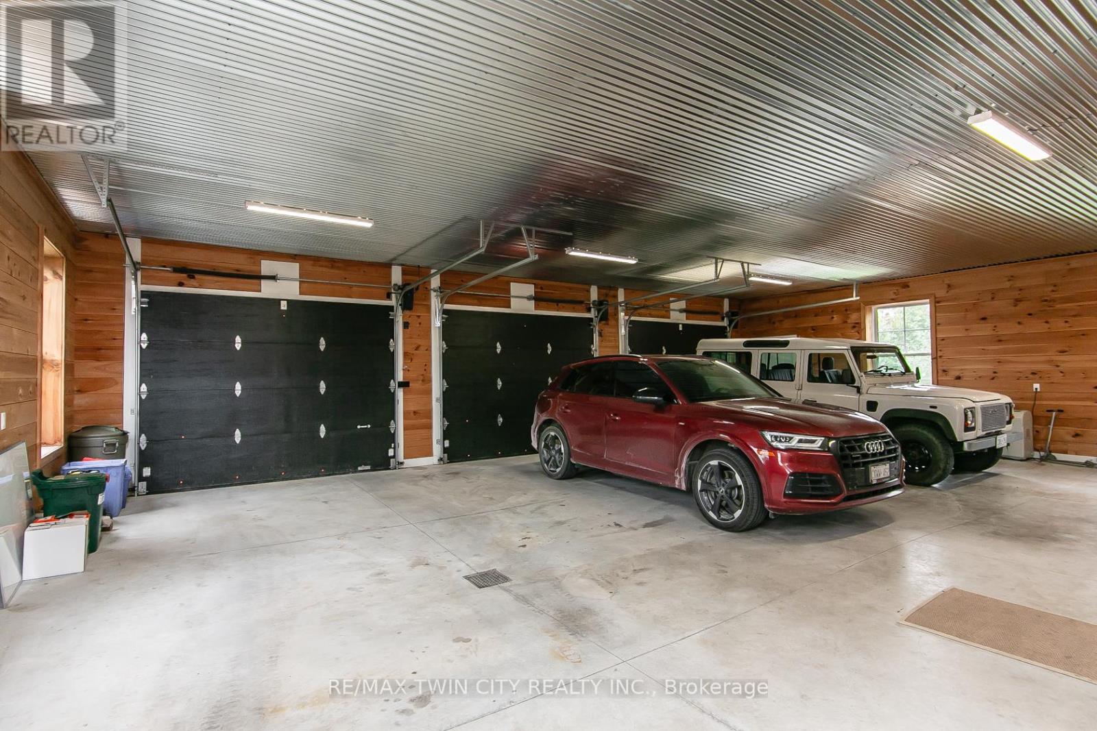 141 Ruth Anne Place, Mapleton, Ontario  N0G 2K0 - Photo 6 - X12389170