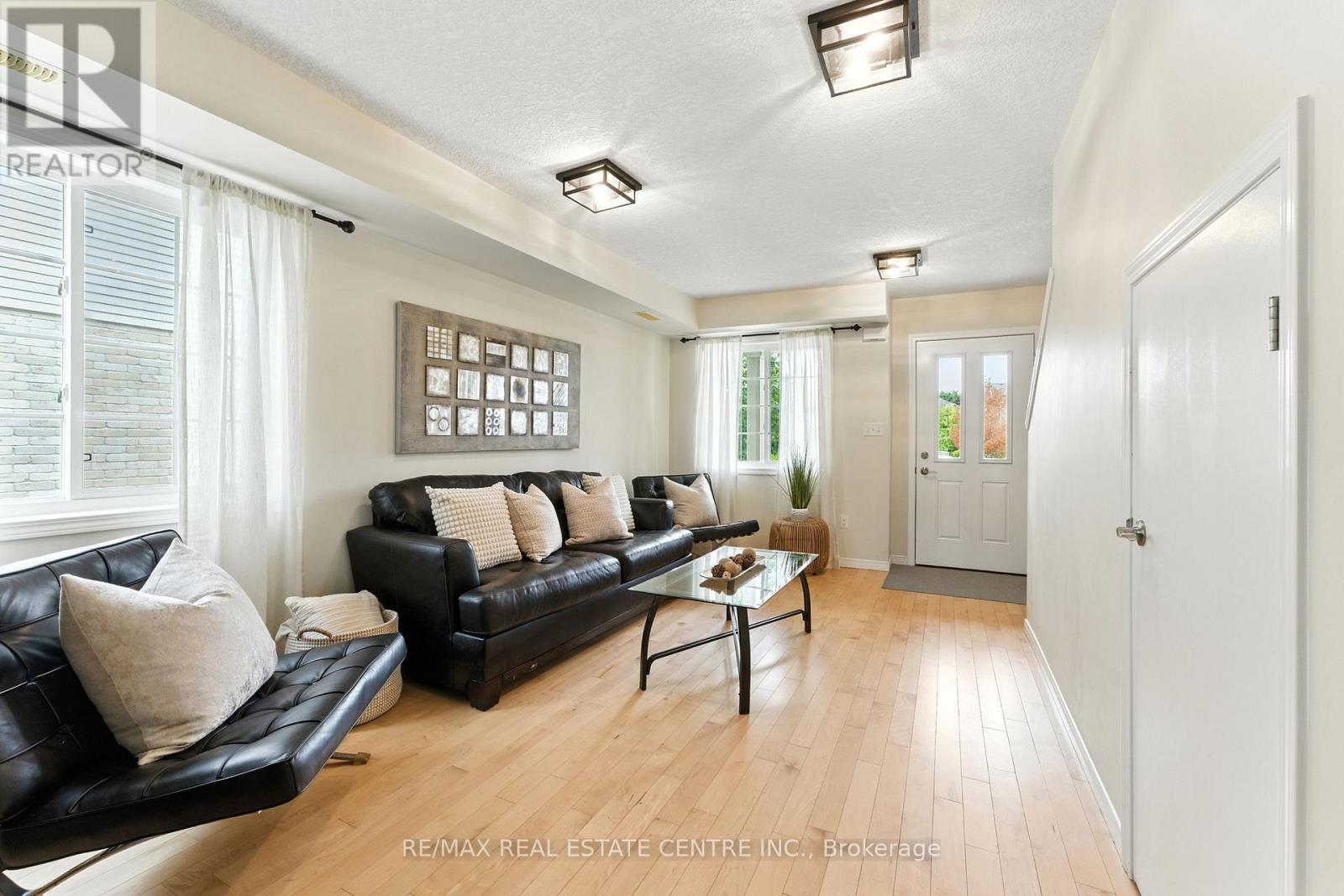 59 - 35 Mountford Drive, Guelph, Ontario  N1E 0G6 - Photo 6 - X12389179