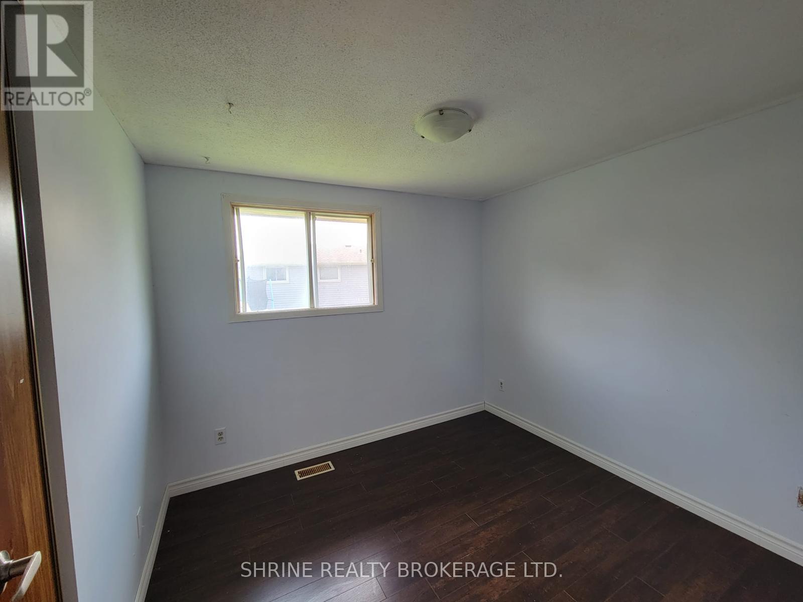 5 Caprice Crescent, London East (East I), Ontario  N5V 3L8 - Photo 2 - X12372864
