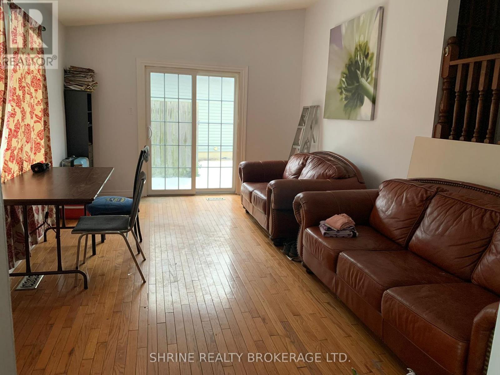 5 Caprice Crescent, London East (East I), Ontario  N5V 3L8 - Photo 3 - X12372864