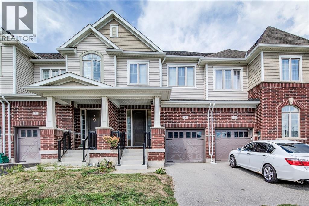 Property at 4 STONEHILL AVE image 1