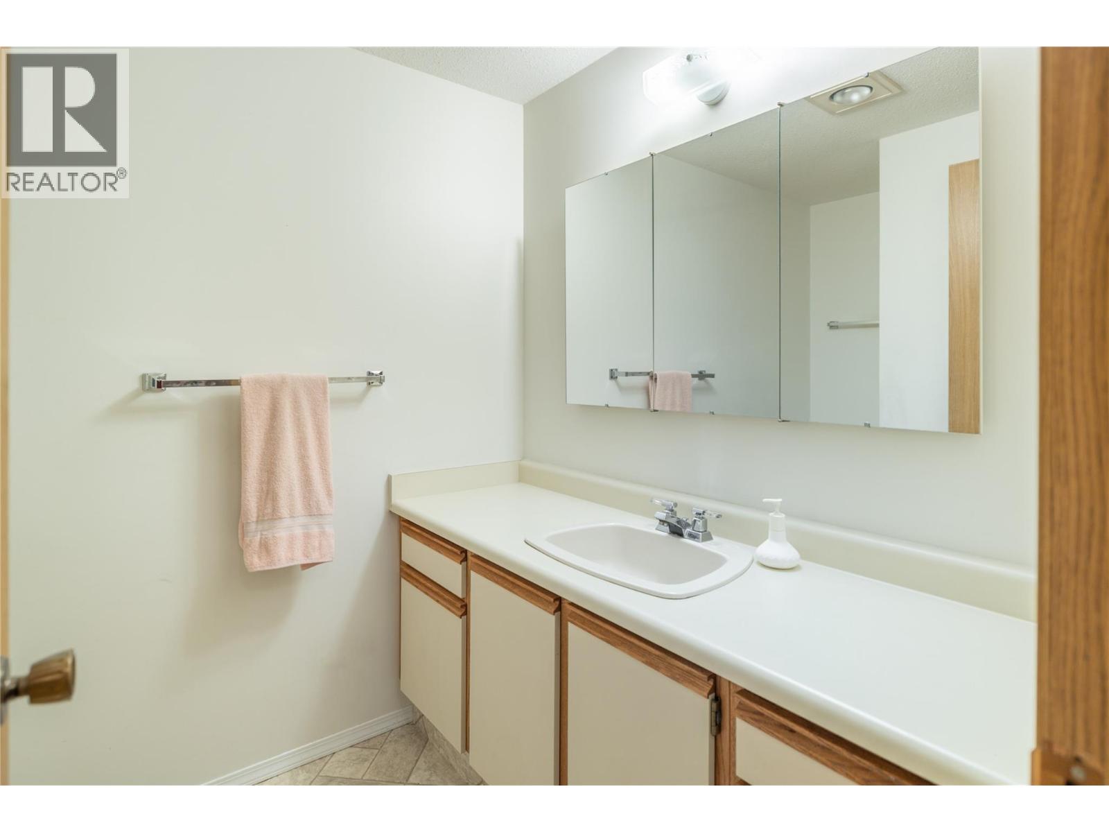 1055 Glenwood Avenue Unit# 109, Kelowna, British Columbia  V1Y 5M8 - Photo 17 - 10361856