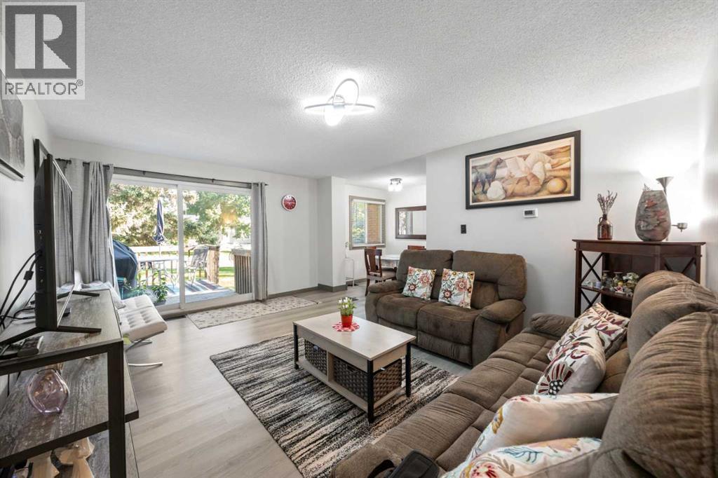 Property at 4409 33 Avenue SW image 4