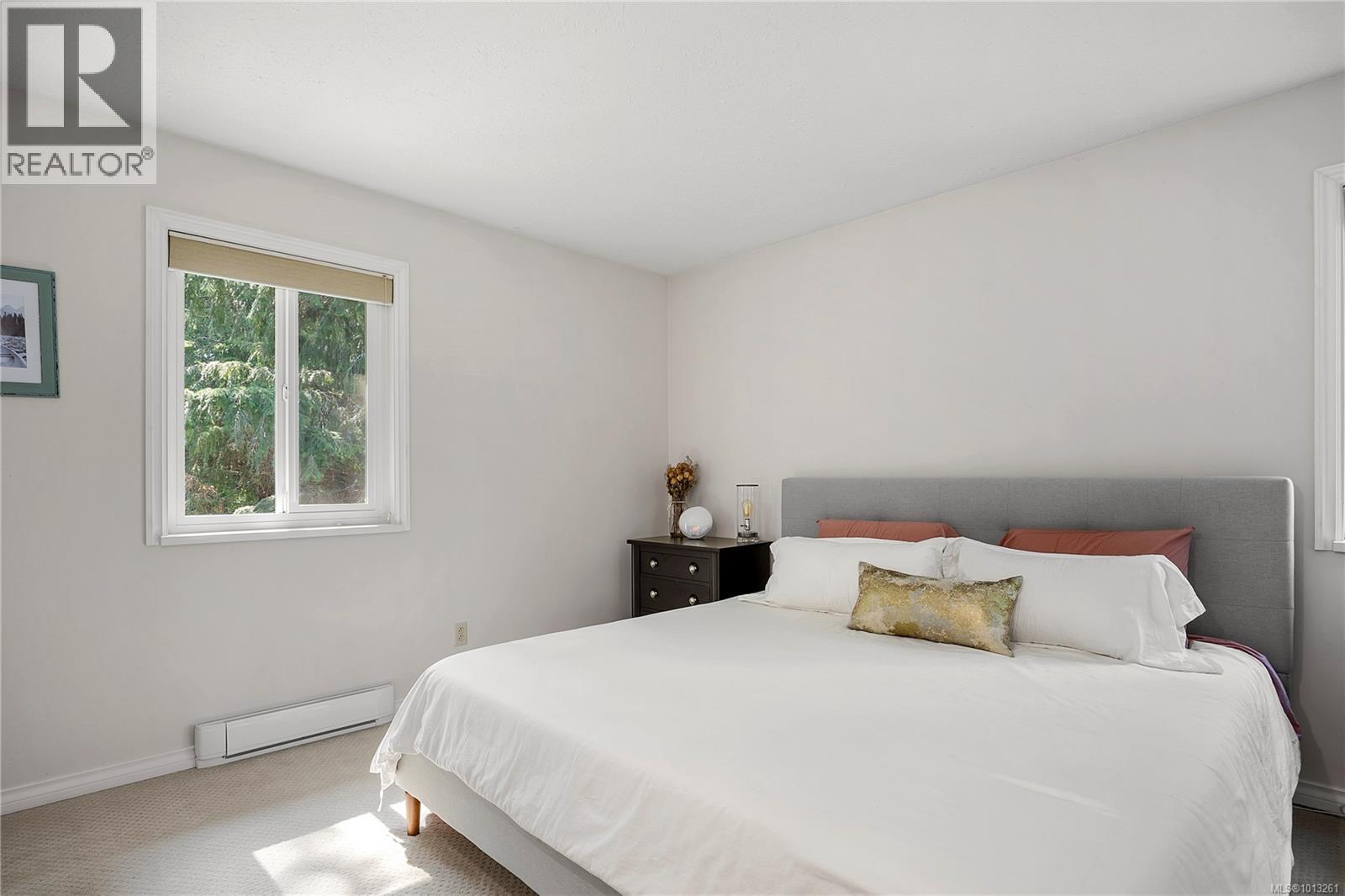 Property at 1312 McKenzie Dr image 4