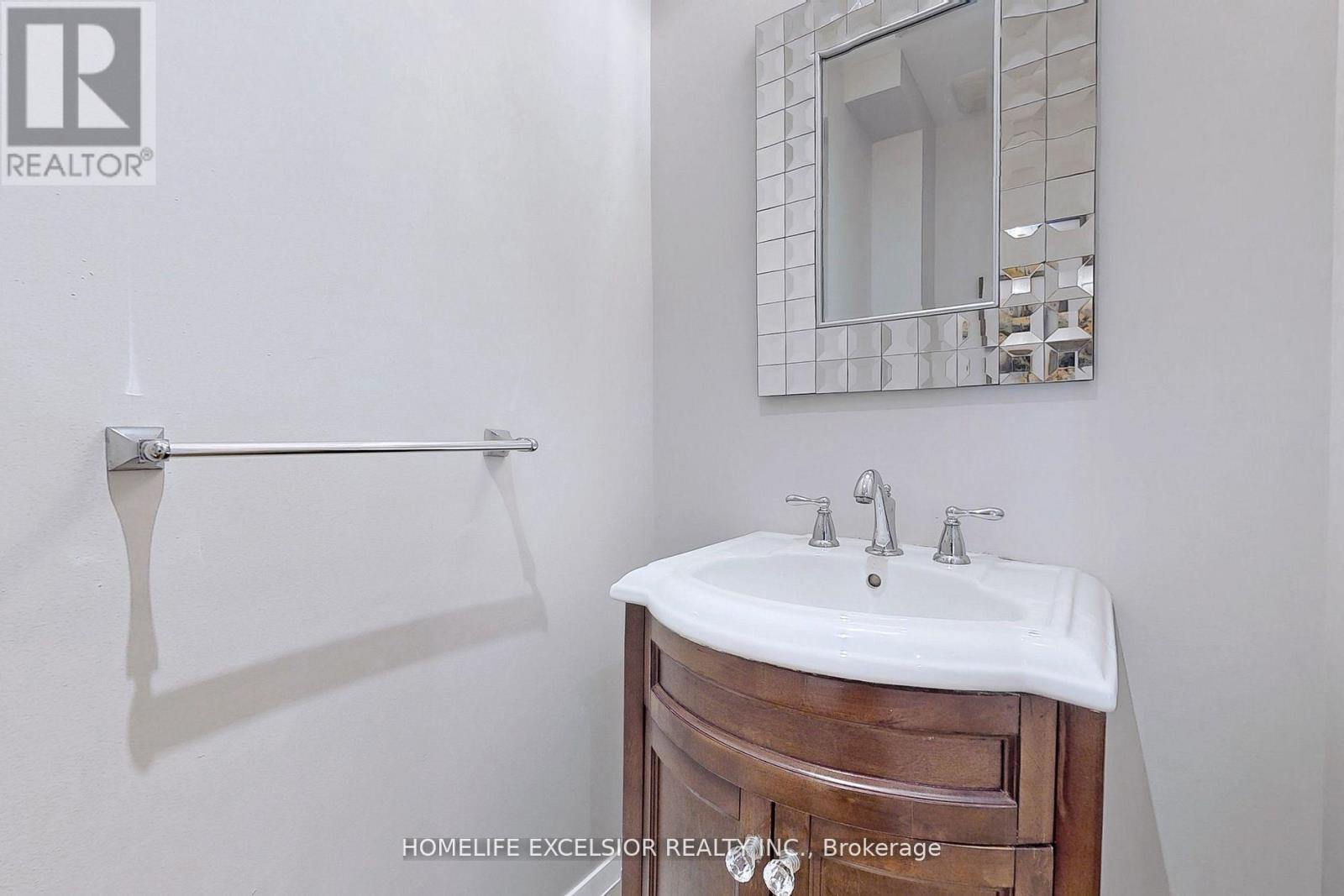 33 Braemar Avenue, Toronto, Ontario  M5P 2L1 - Photo 18 - C12389243