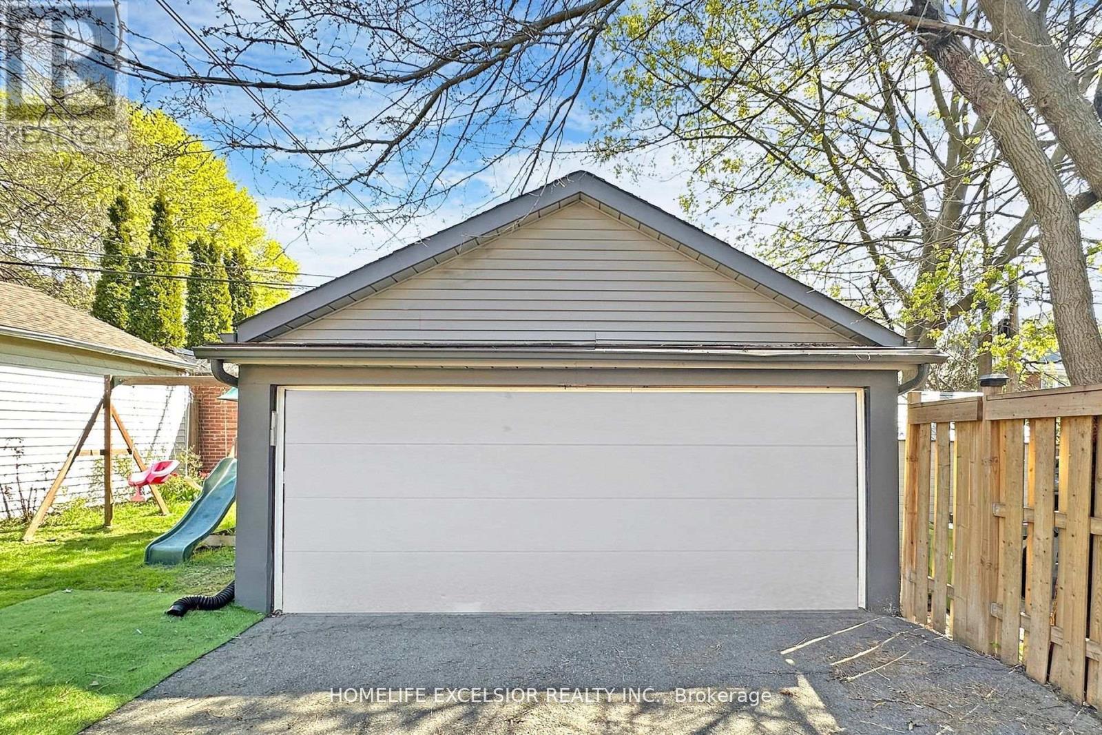 33 Braemar Avenue, Toronto, Ontario  M5P 2L1 - Photo 41 - C12389243