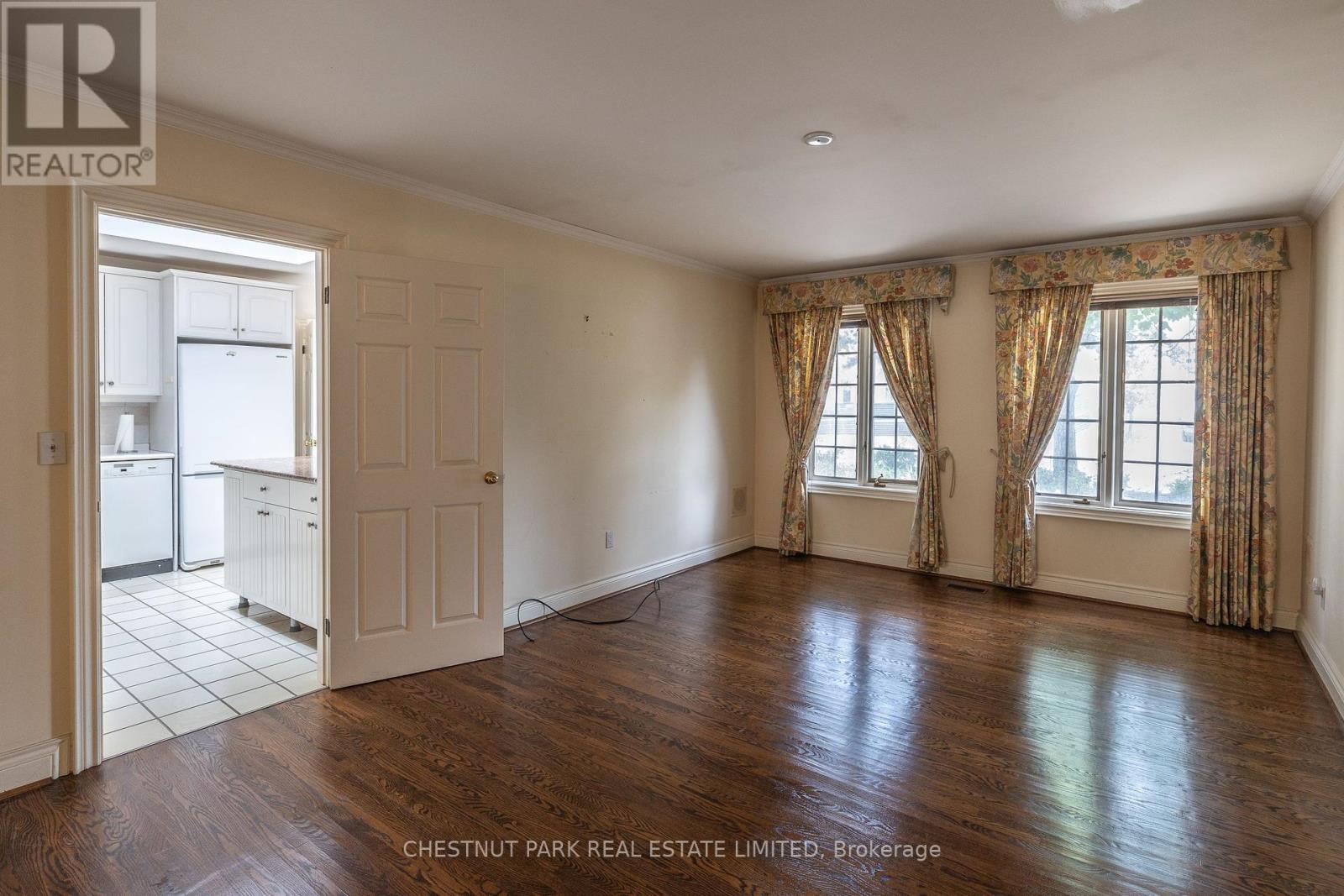 5 Stratheden Road, Toronto, Ontario  M4N 1E2 - Photo 8 - C12389269