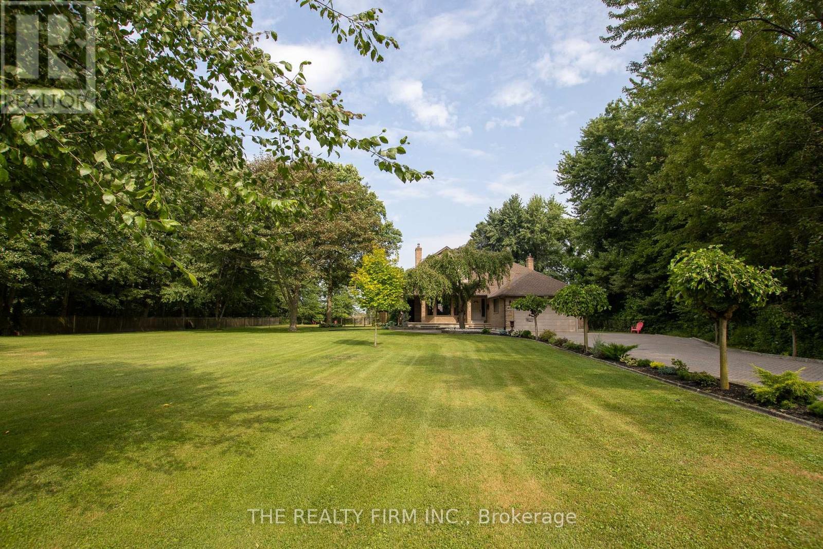 145 Walker Street, West Elgin, Ontario  N0L 2P0 - Photo 4 - X12389377