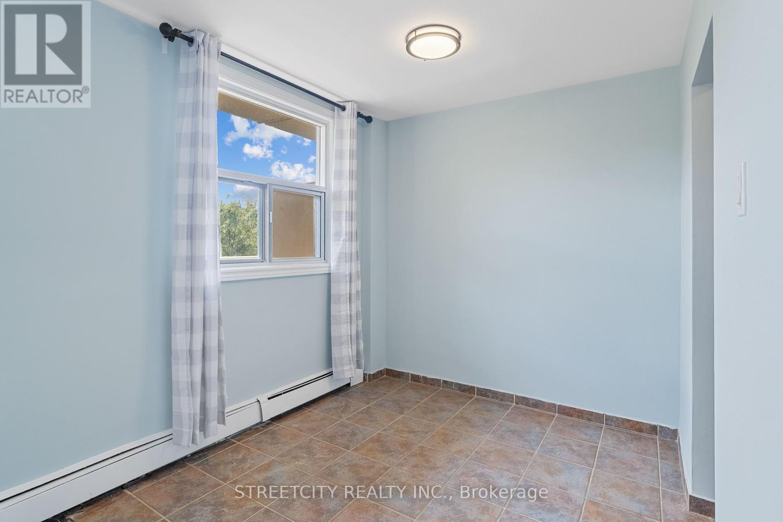 504 - 931 Wonderland Road S, London South, Ontario  N6K 2X6 - Photo 12 - X12389416