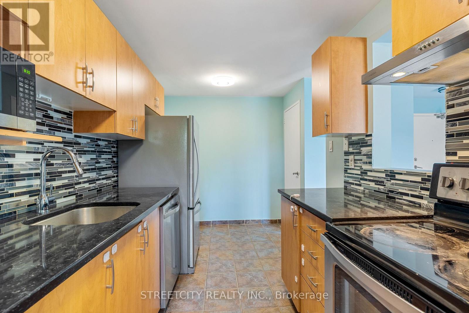 504 - 931 Wonderland Road S, London South, Ontario  N6K 2X6 - Photo 9 - X12389416