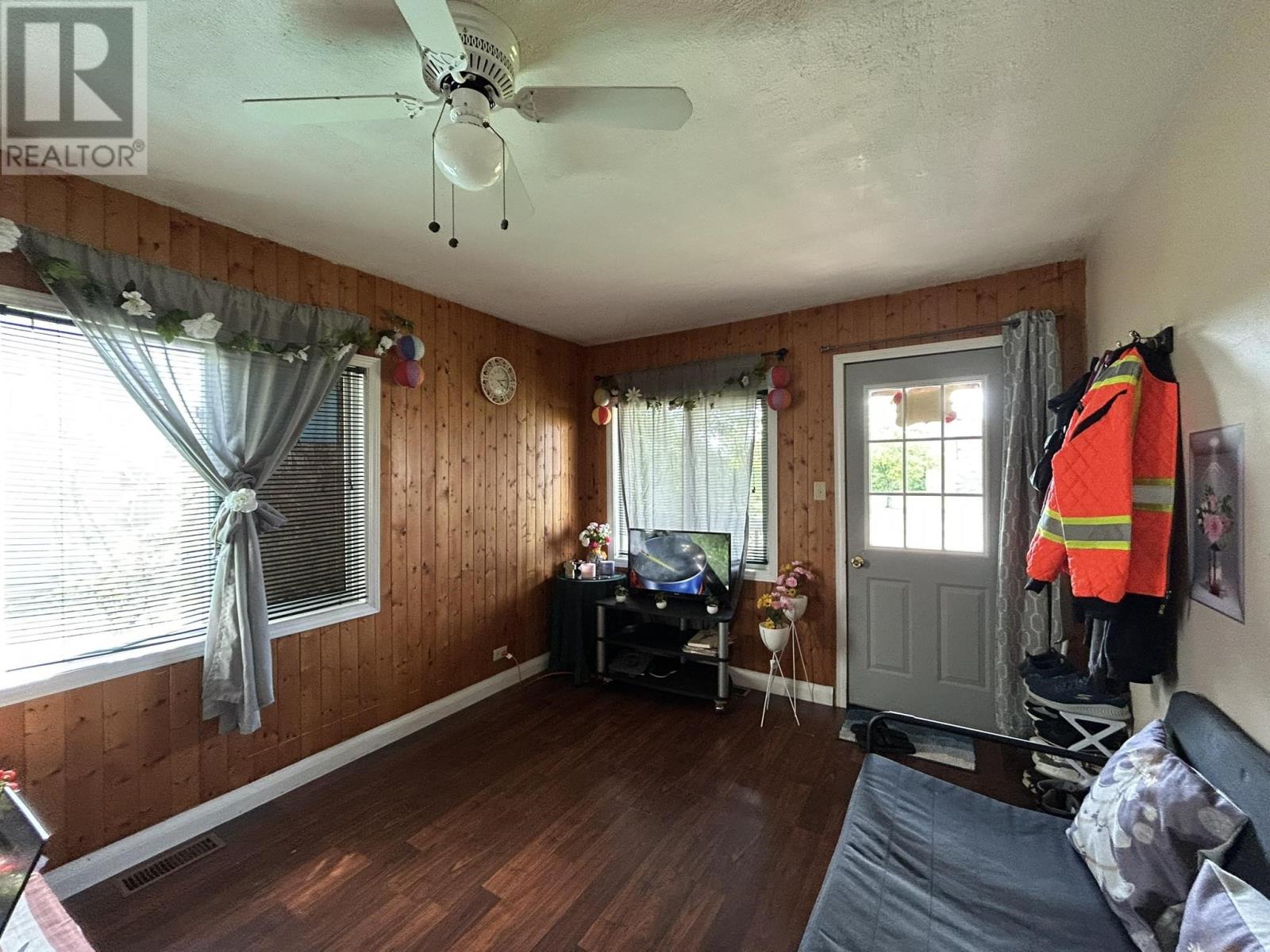 131 Burns St, Atikokan, Ontario  P0T 1C0 - Photo 4 - TB252832